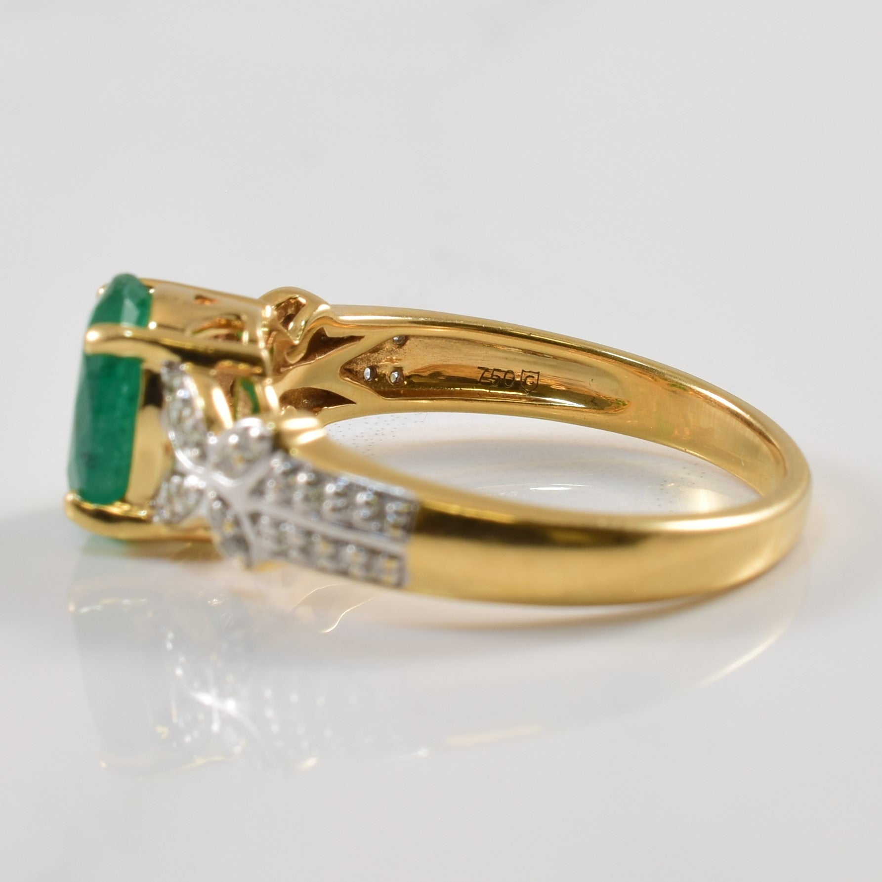 Oval Emerald & Diamond Engagement Ring | 2.20ct, 0.18ctw | SZ 8.25 |