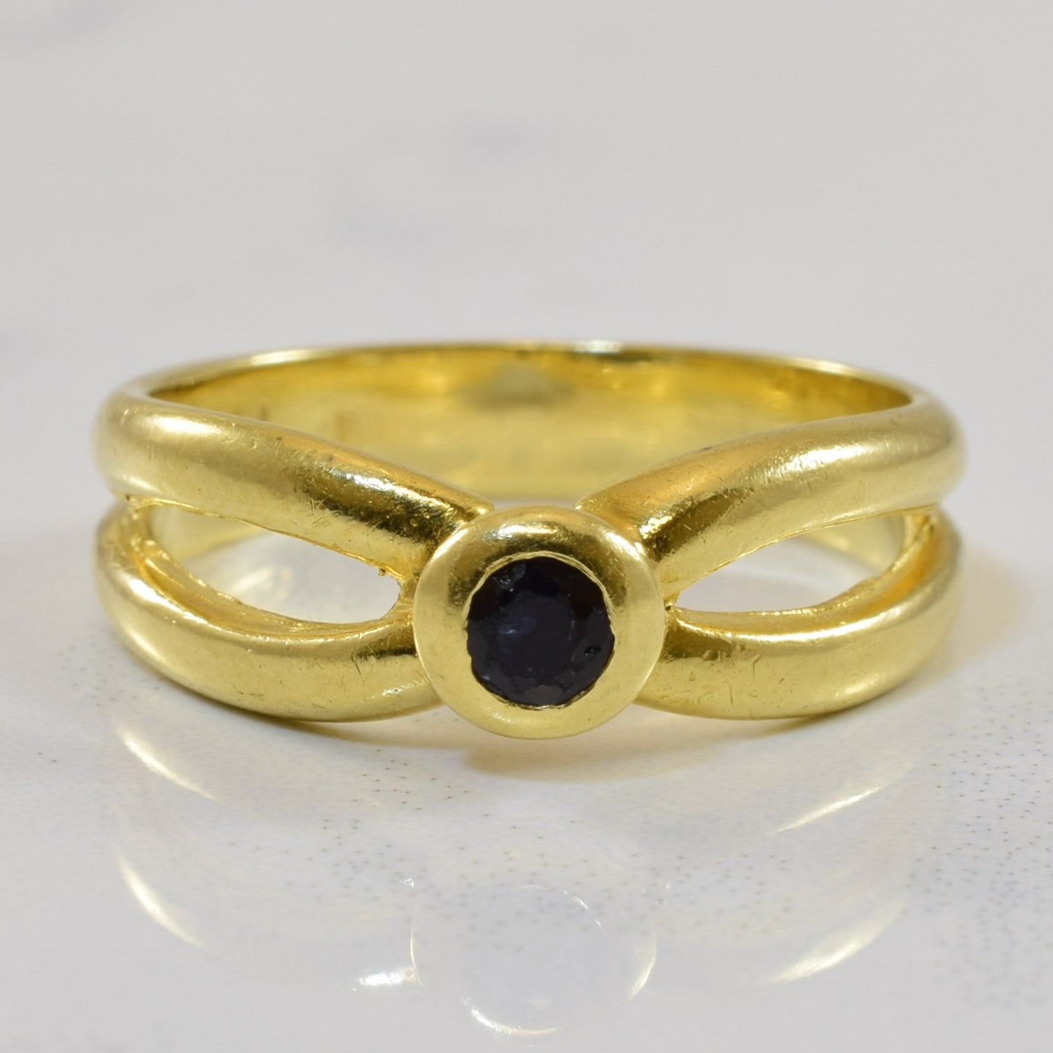 Bezel Set Blue Sapphire Split Shank Ring | 0.22ct | SZ 6.75 |