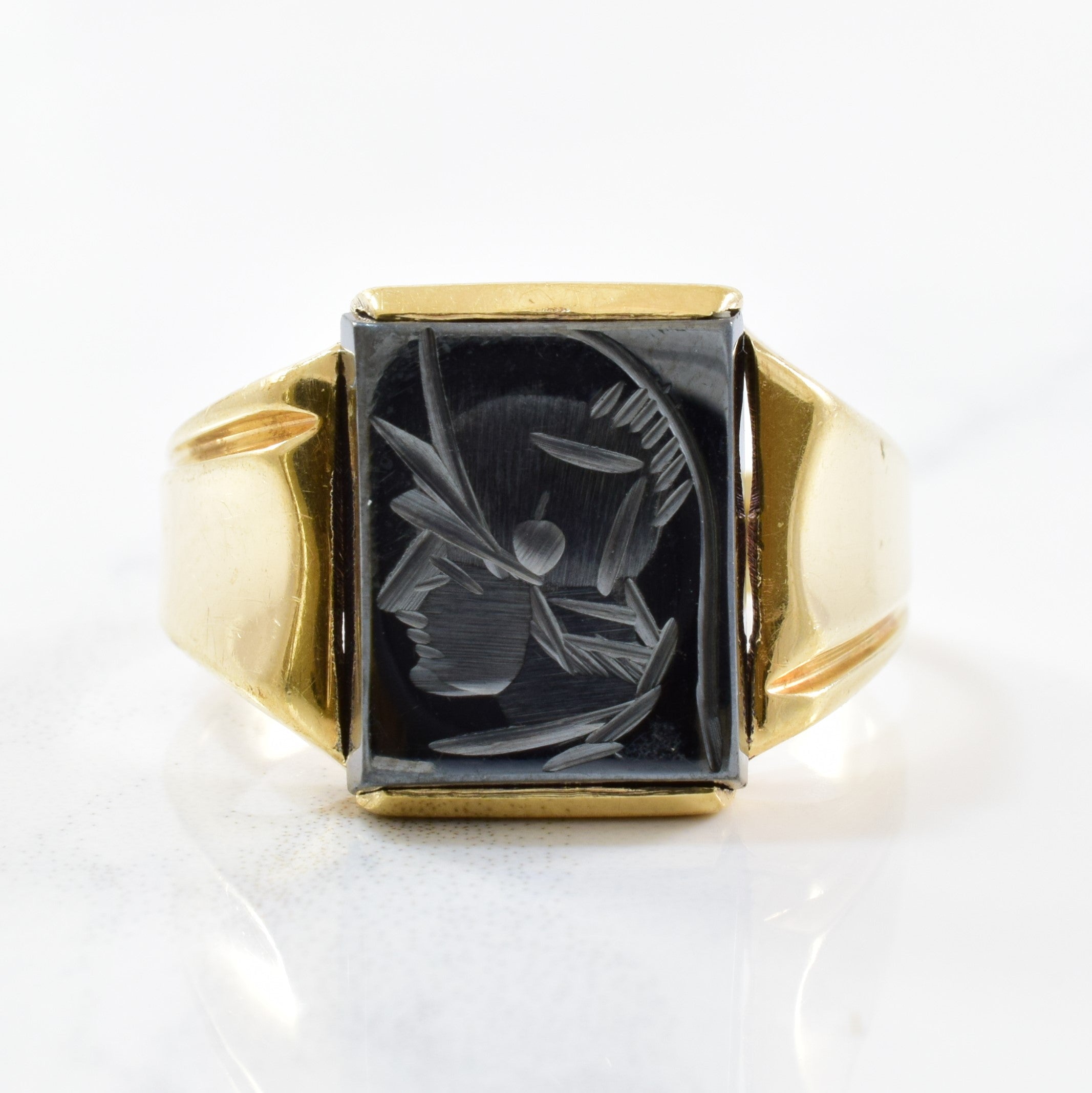 Bague en hématite intaille représentant un soldat romain, vers 1960 | 5,00 ct | Taille 8,75 |