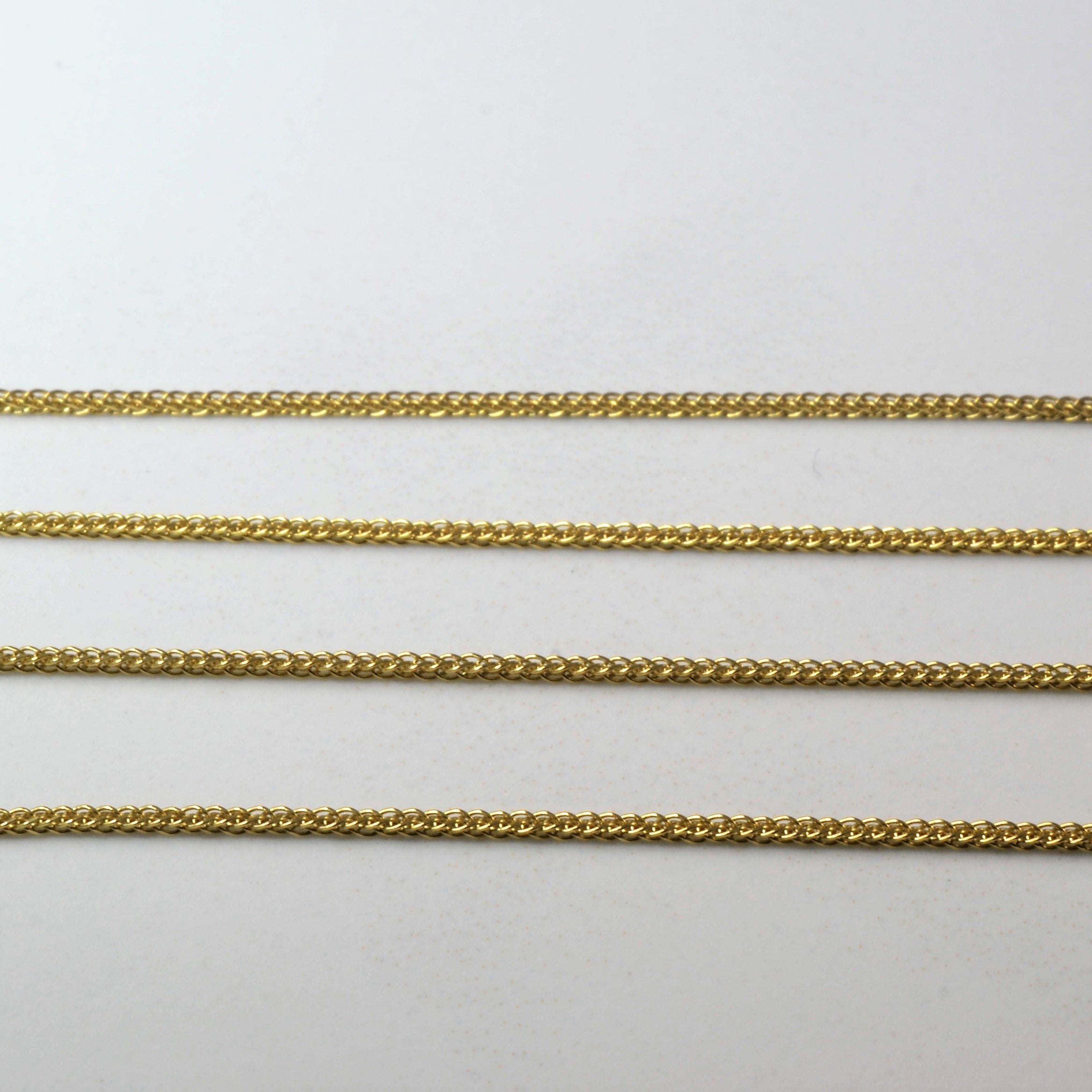 Collier médaillon en jade filigrané | 45,7 cm |