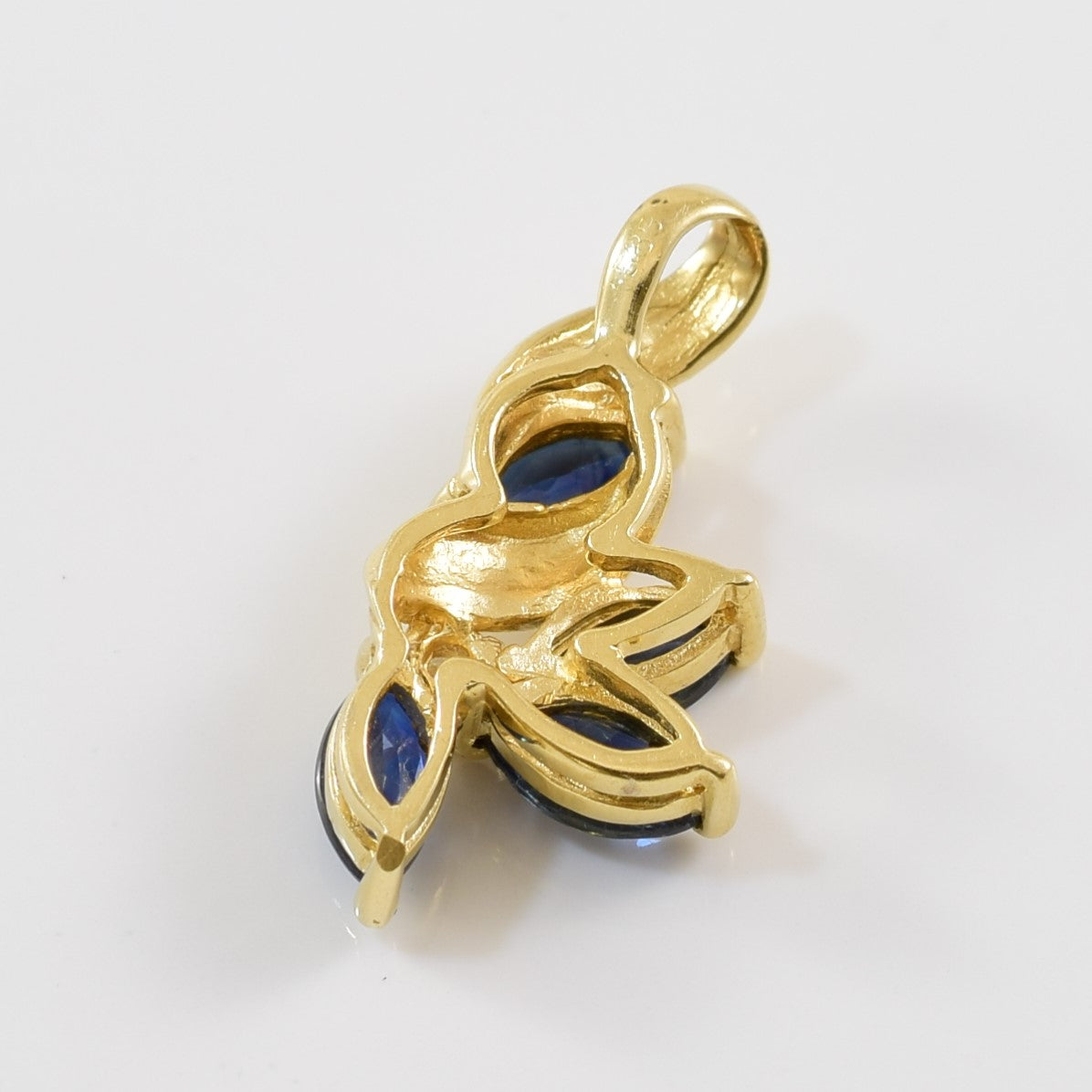 Sapphire & Diamond Twist Pendant | 0.02ct, 0.88ctw |