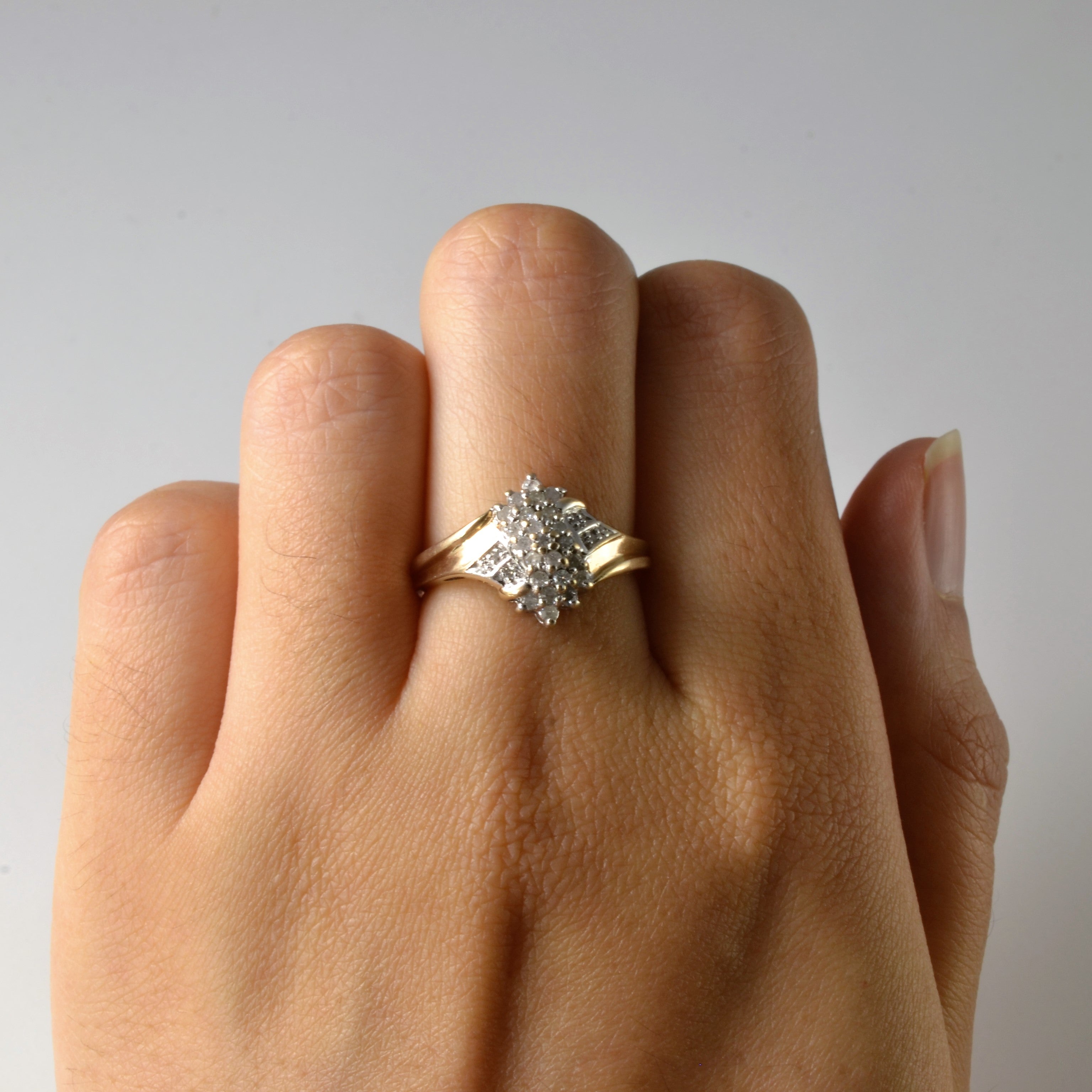 Cascading Diamond Cluster Ring | 0.135ctw | SZ 7 |