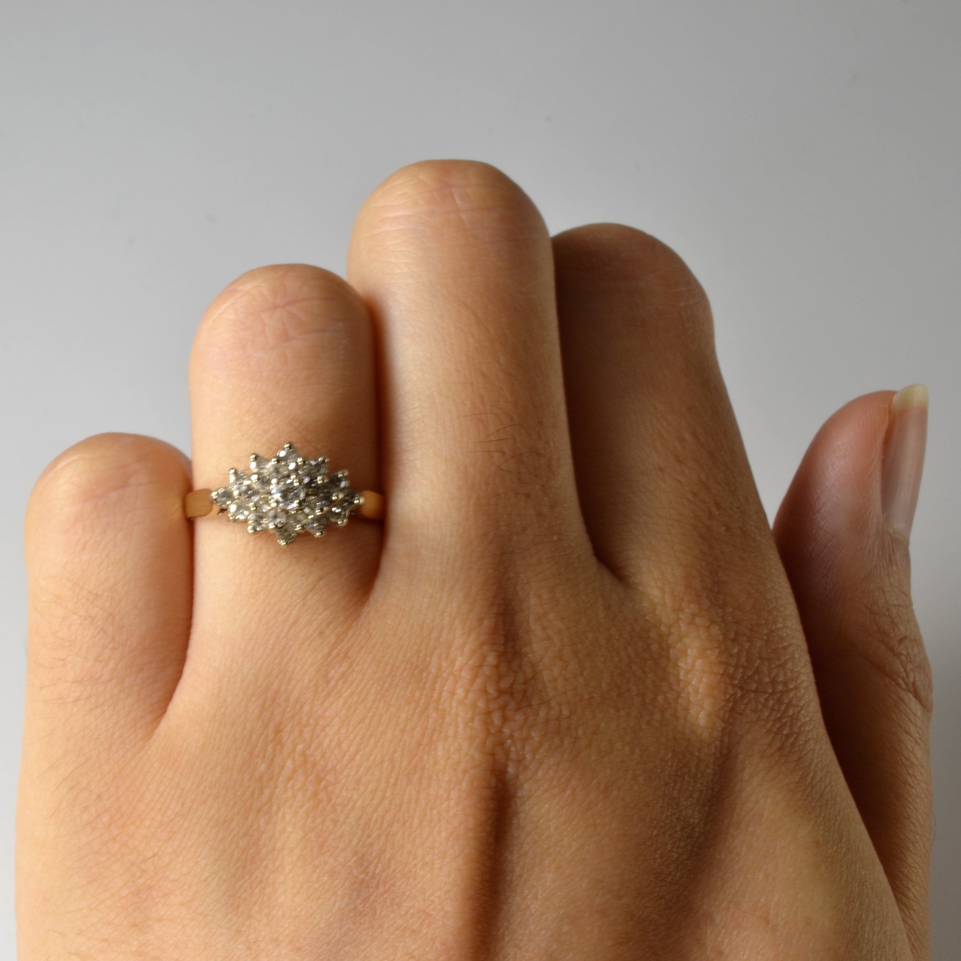 Bague sertie de diamants en grappe conique | 0,27 ct | Taille 6 |