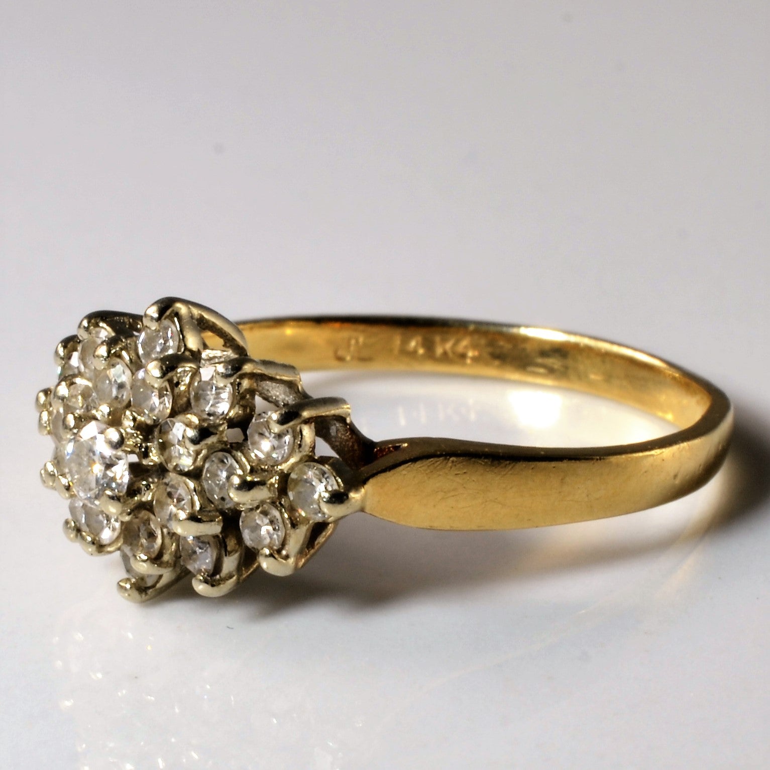 Bague sertie de diamants en grappe conique | 0,27 ct | Taille 6 |