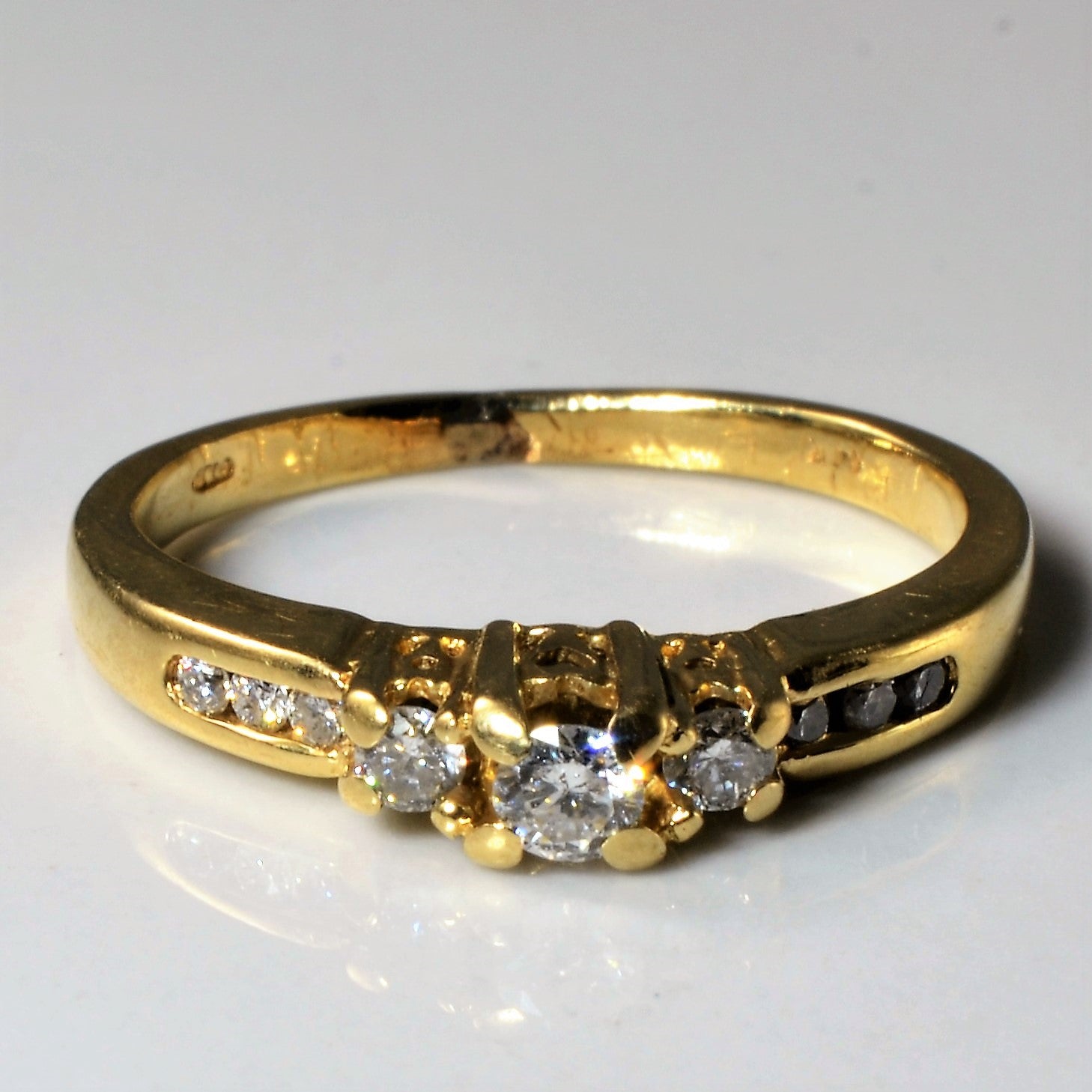 Three Stone Diamond Ring | 0.21ctw | SZ 6.75 |