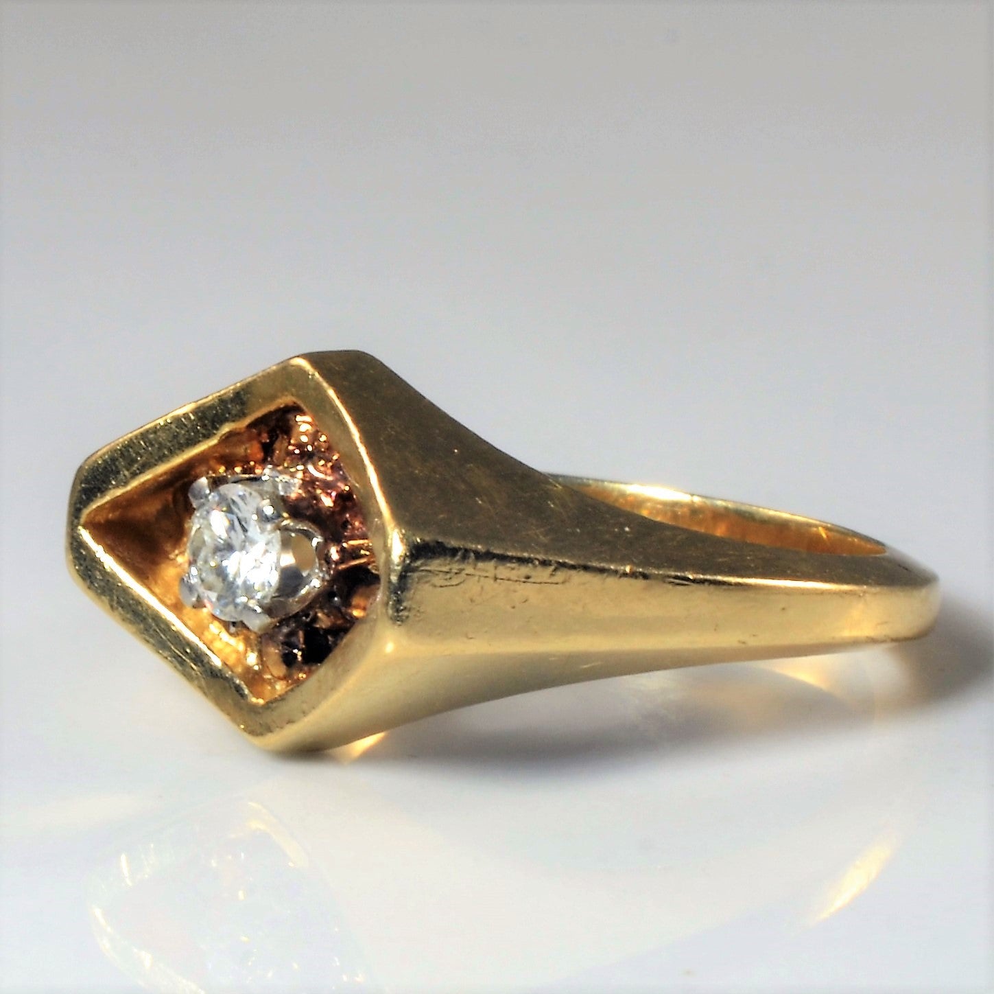 Solitaire Diamond Chevron Ring | 0.15ct | SZ 5.5 |