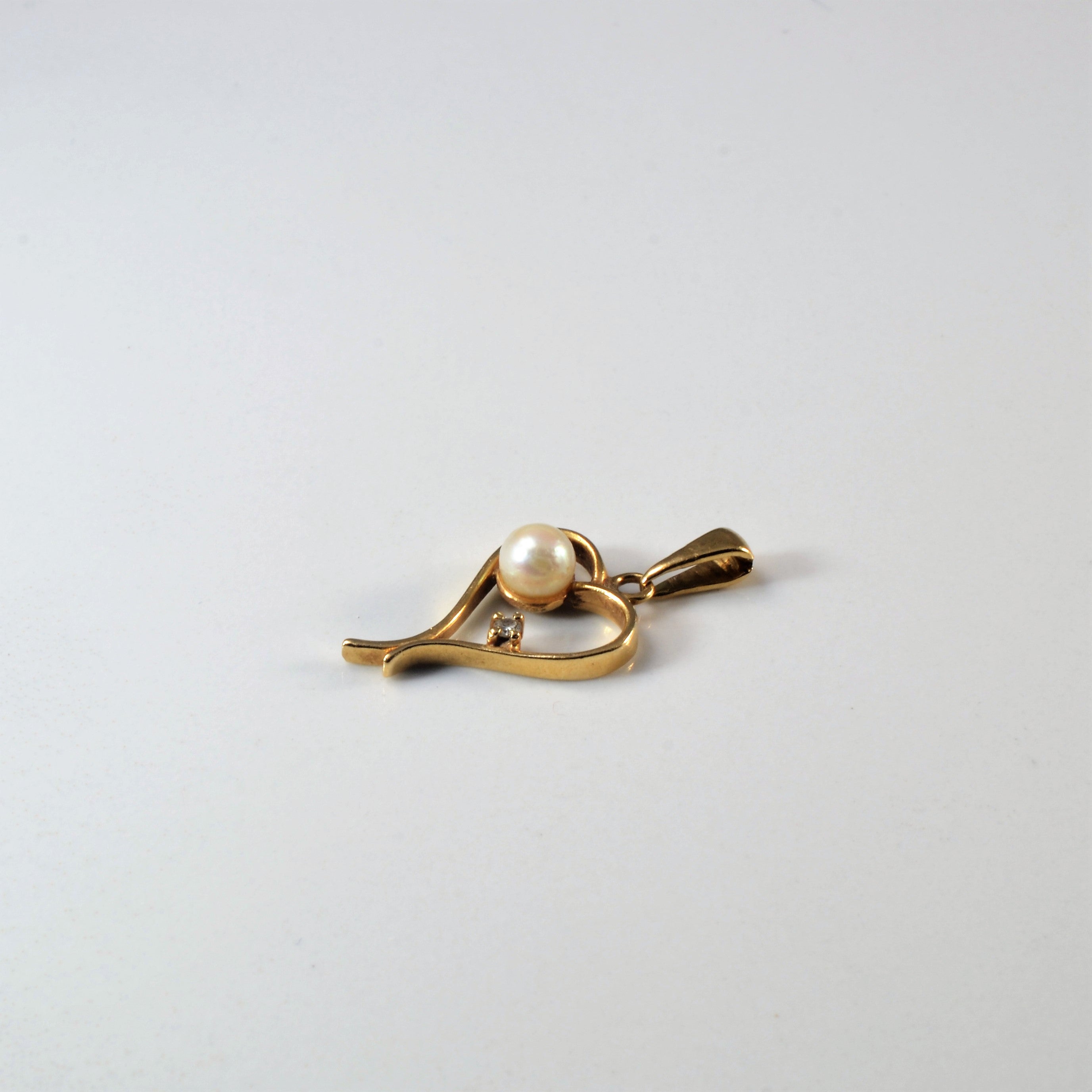 Pearl & Diamond Heart Pendant | 0.01ct |