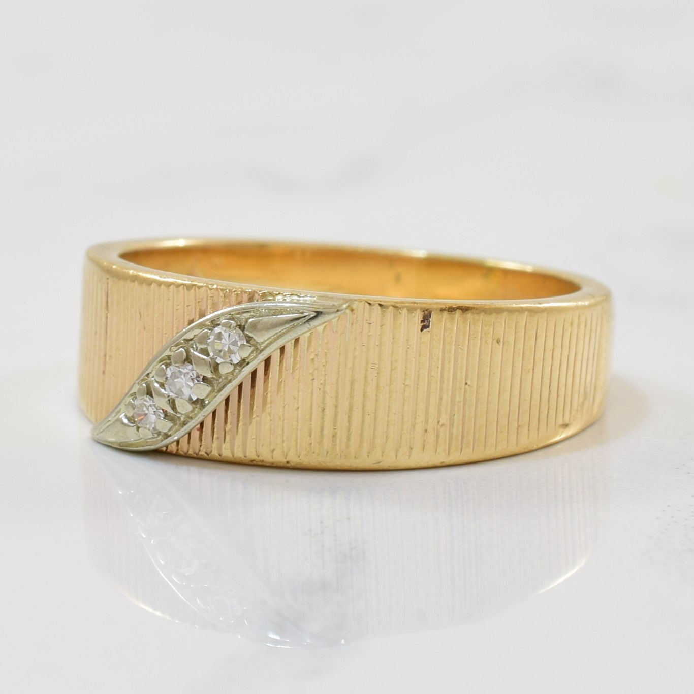 Bague texturée à trois pierres | 0,04 ct | Taille 7,25 |