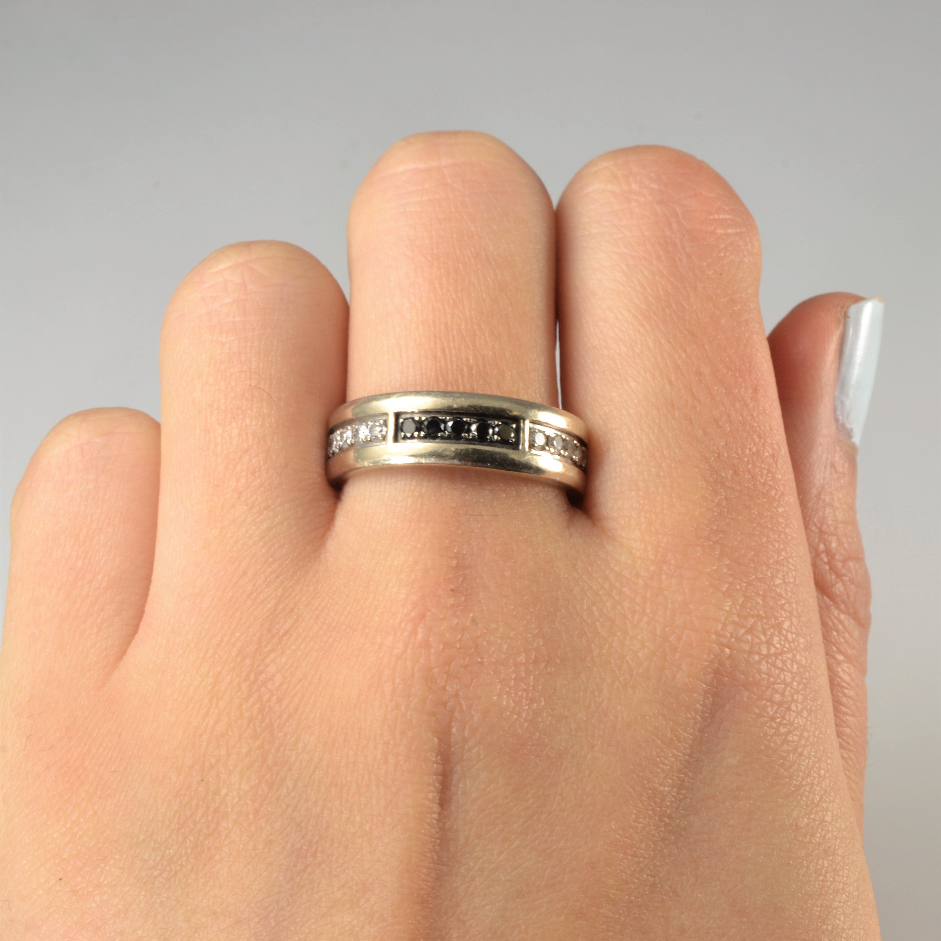 Black & White Diamond Band | 0.30ctw | SZ 9 |