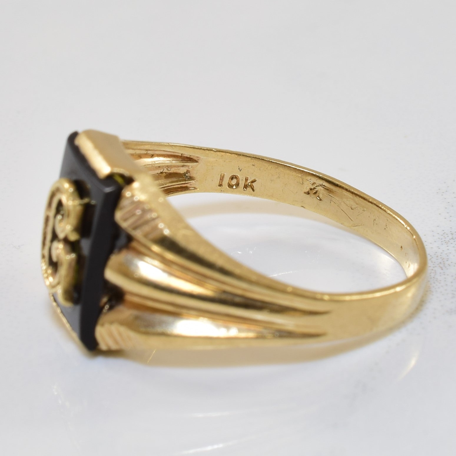 Black Onyx Initial 'G' Signet Ring | 2.00ct | SZ 7.5 |