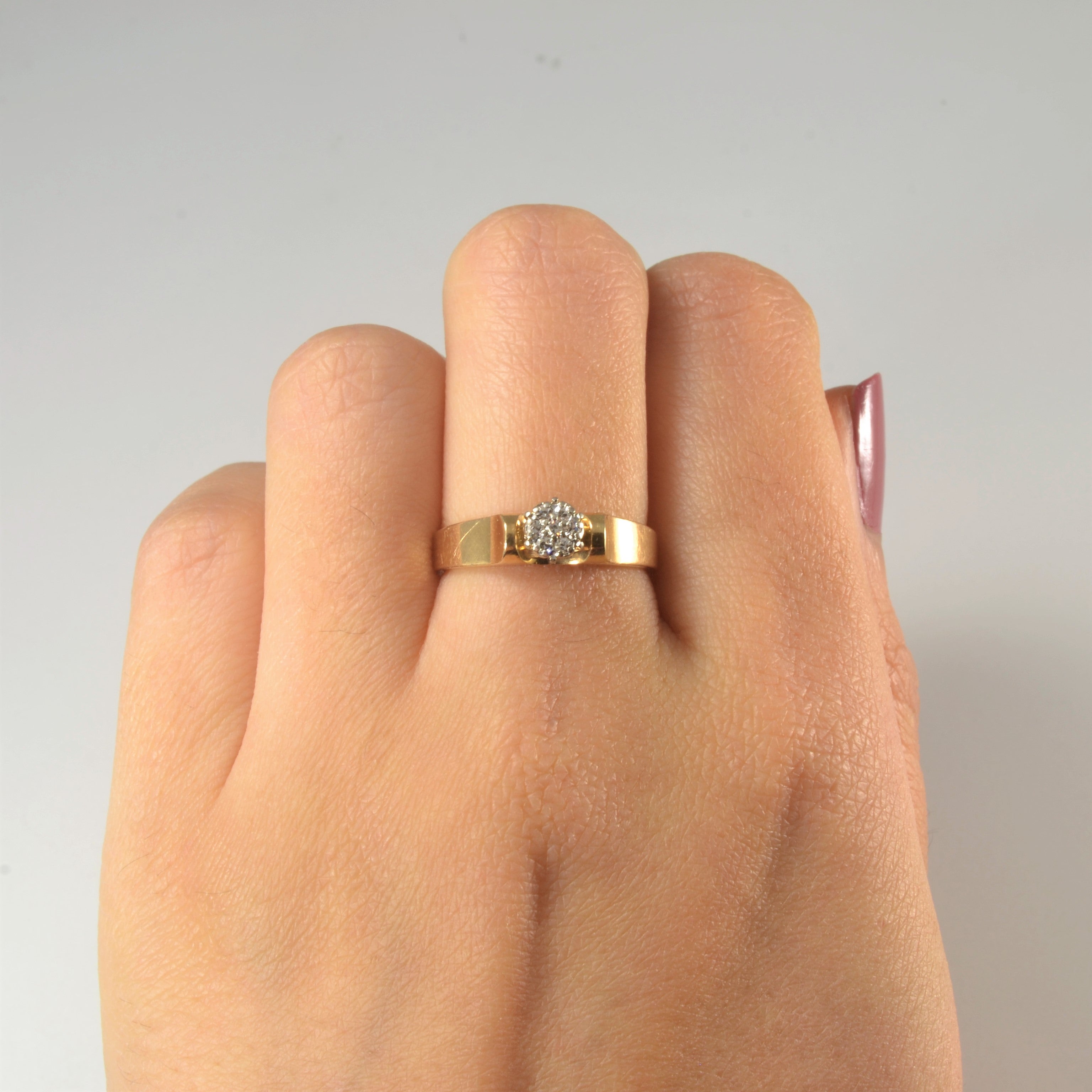Diamond Cluster Gold Ring | 0.07ctw | SZ 6.5 |