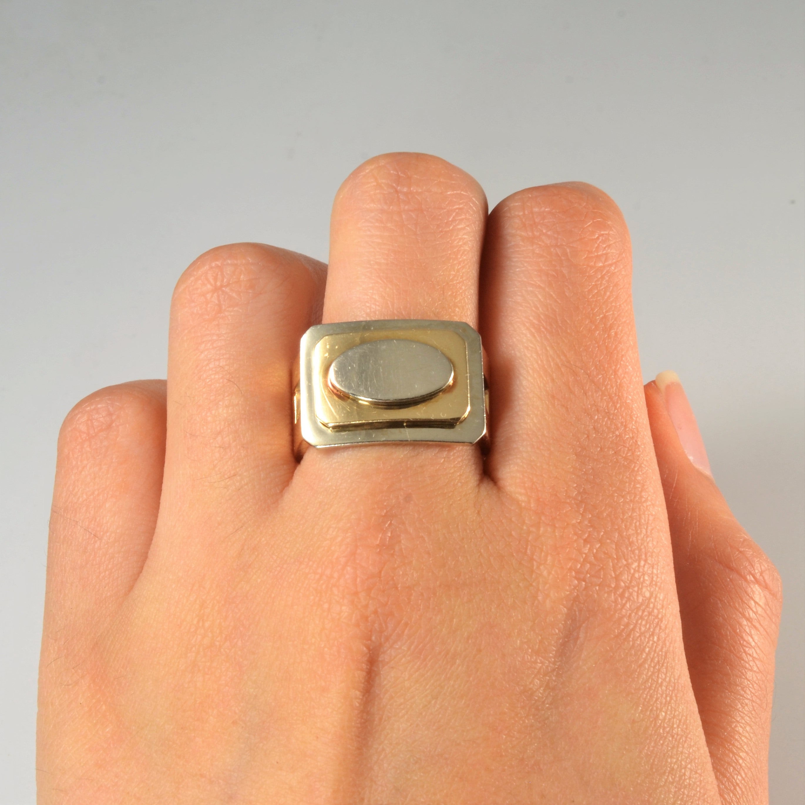 Oval Plate Signet Ring | SZ 8 |