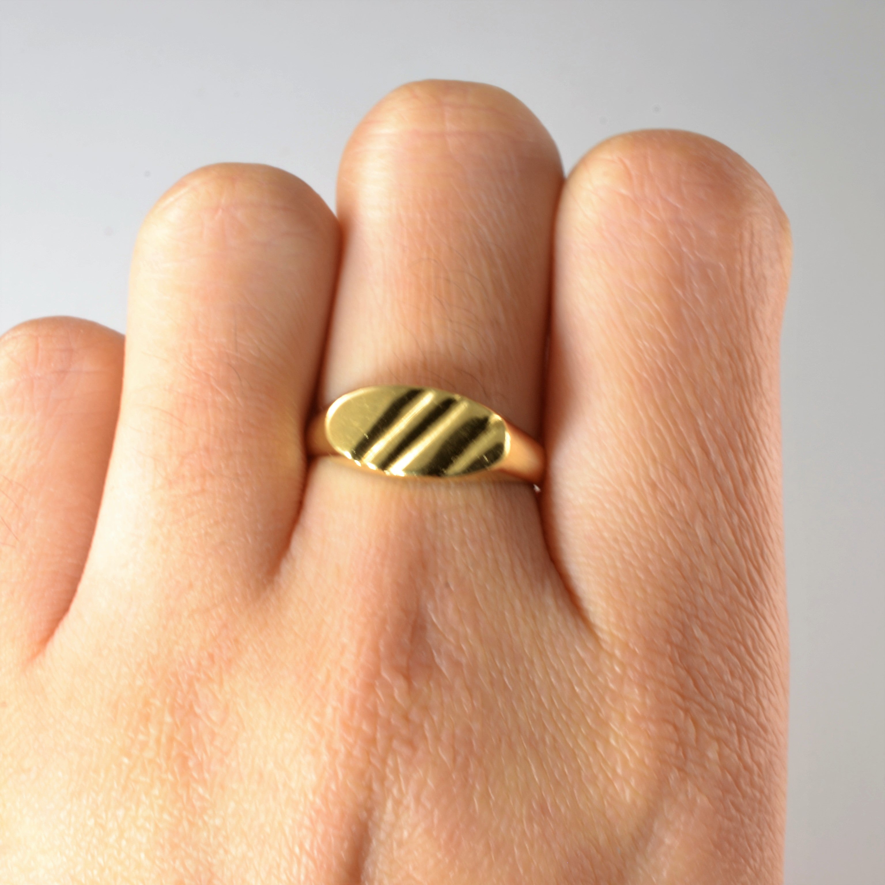 Textured Oval Gold Ring | SZ 6.5 |