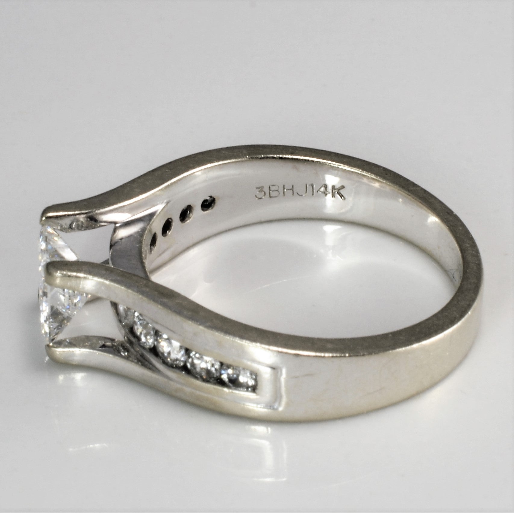 Semi Eternity Band Engagement Ring | 0.97 ctw | I1, F | SZ 6.5 |