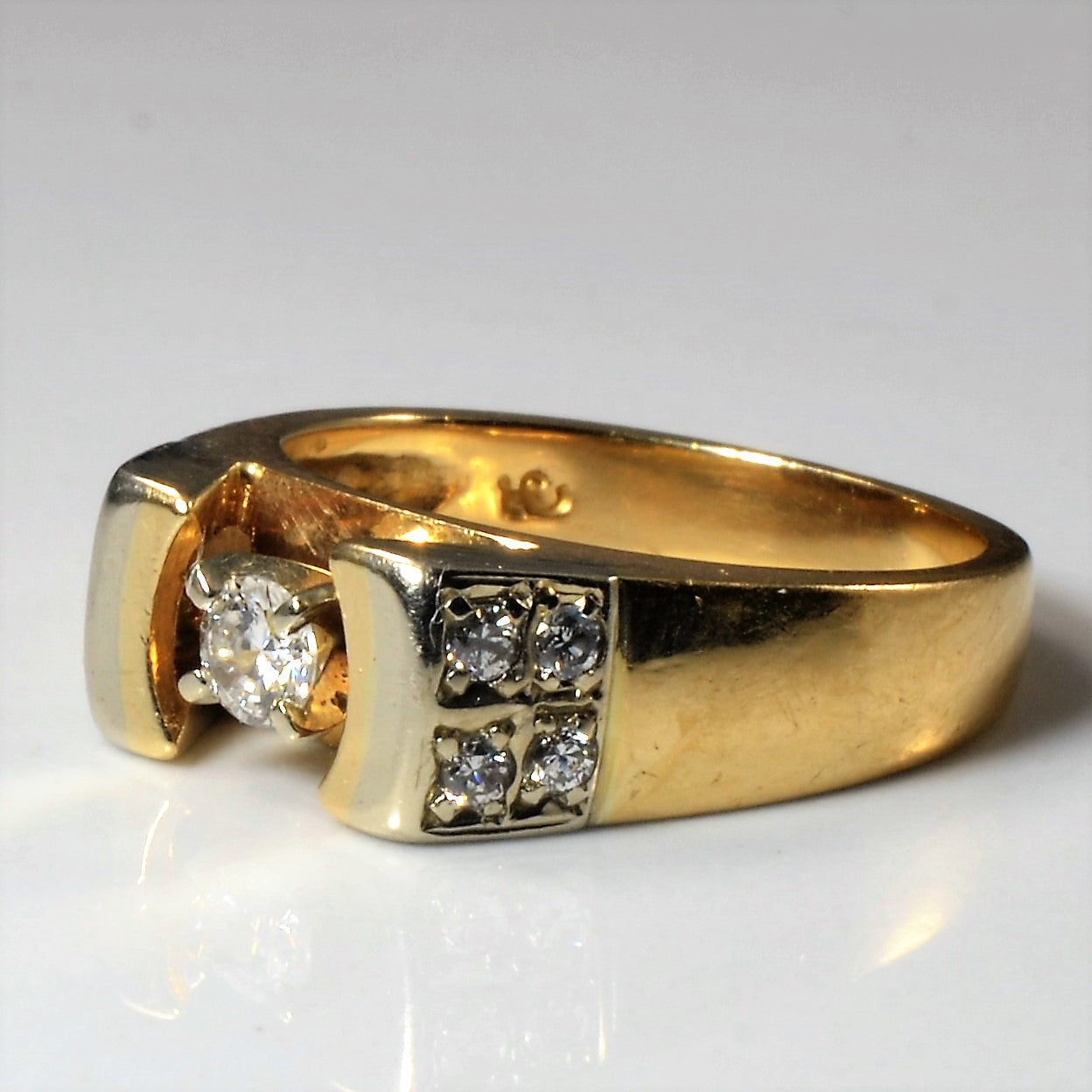Unique Low Profile Diamond Ring | 0.29ctw | SZ 6.25 |