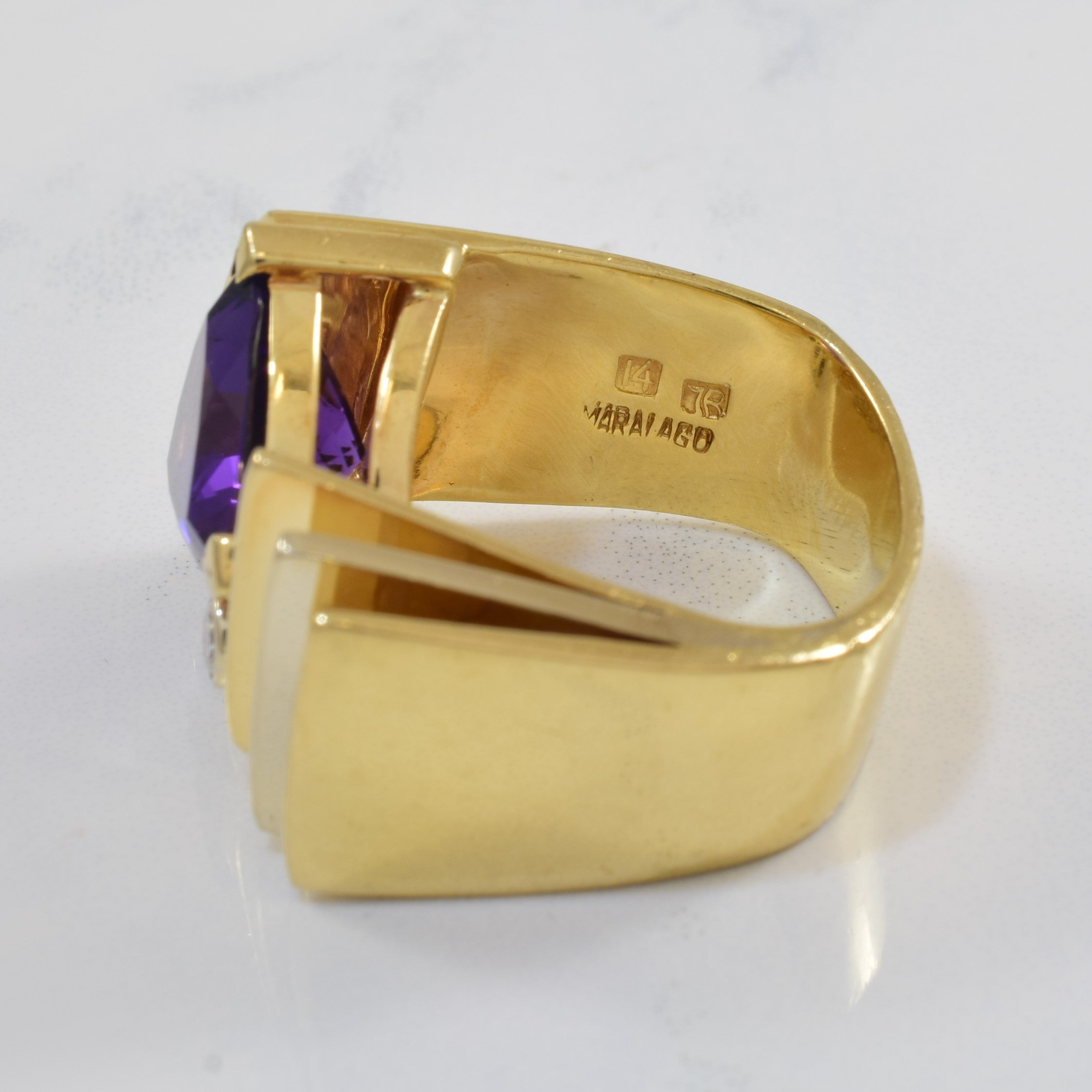 Bague cocktail en améthyste taille trillion et diamants | 5,50 ct, 0,20 ct au total | Taille 7,5 |