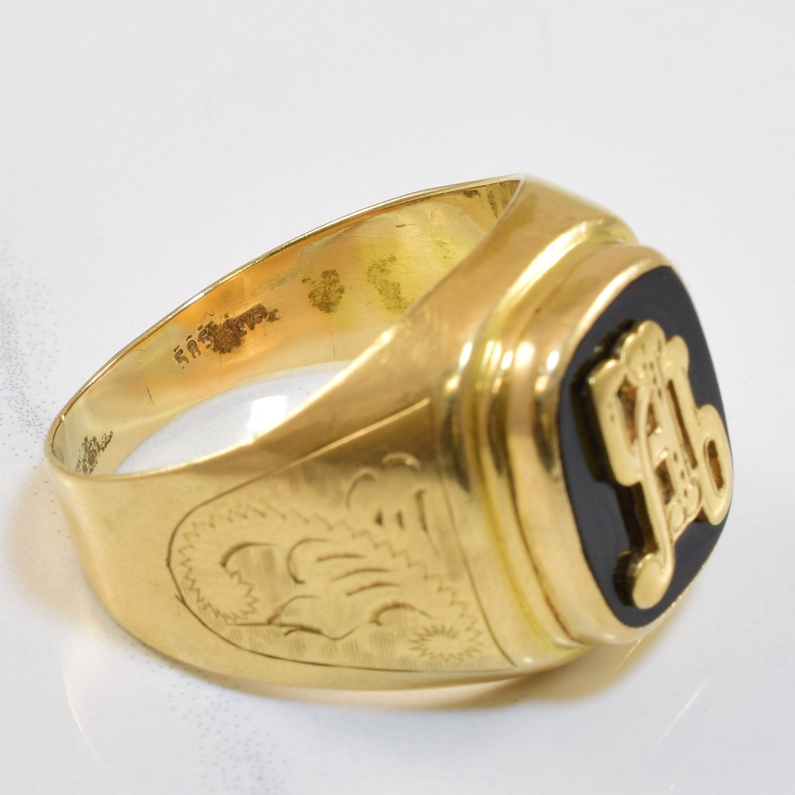 Initial 'WH' Onyx Signet Ring | 4.00ct | SZ 11.5 |