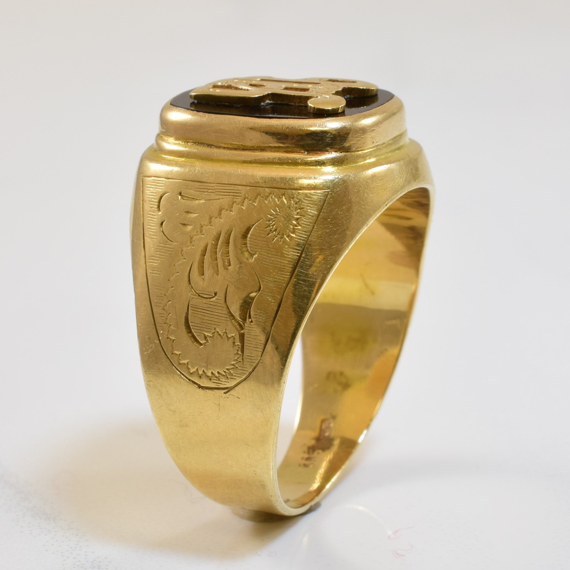 Initial 'WH' Onyx Signet Ring | 4.00ct | SZ 11.5 |