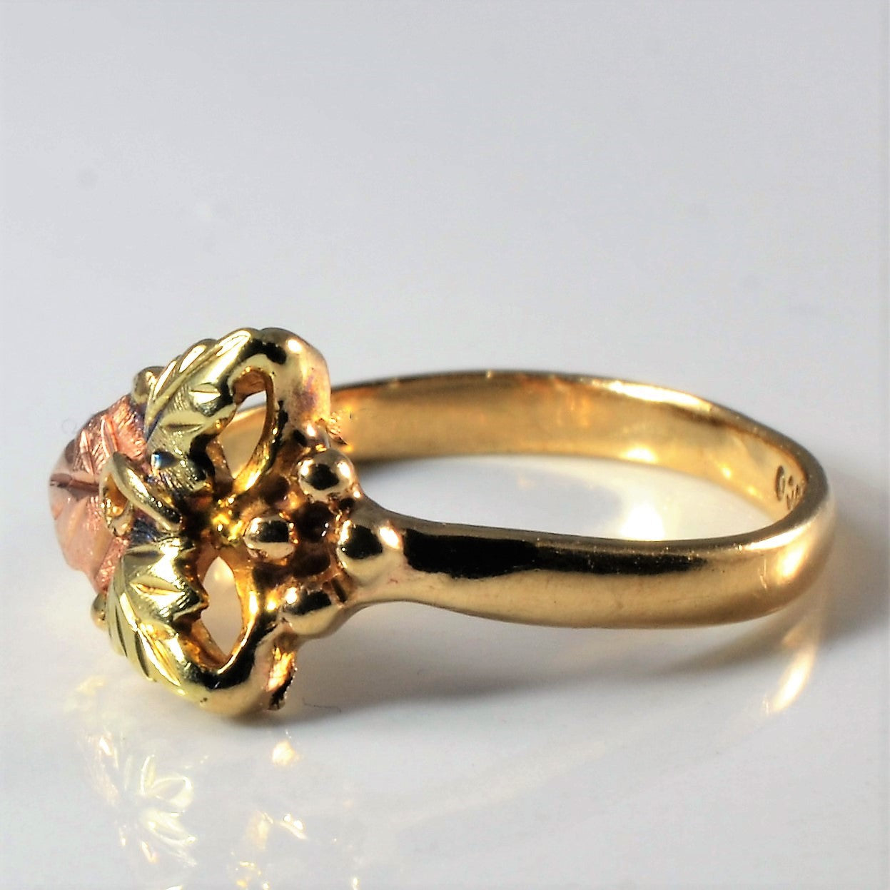 Two Tone Gold Leaf Ring | SZ 6.25 |
