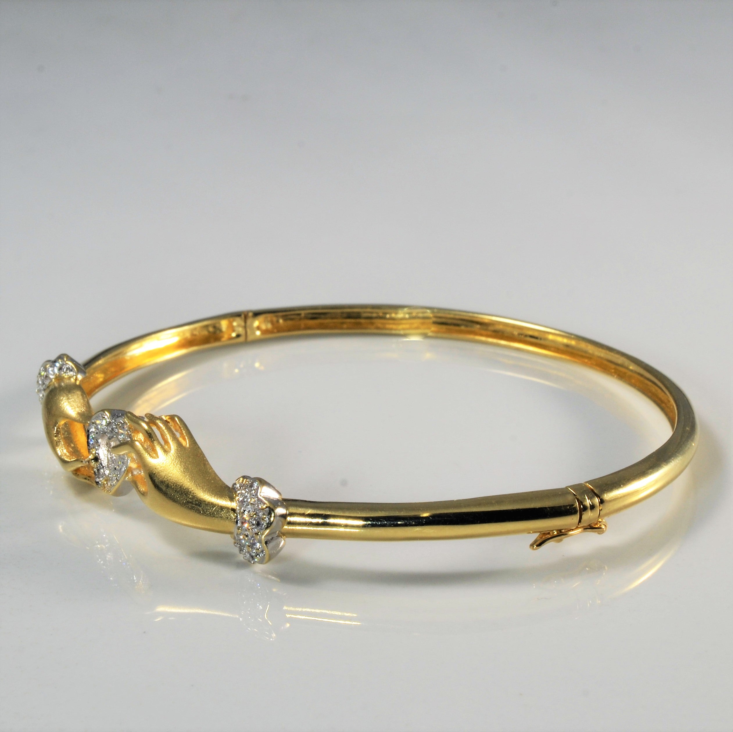 Holding Heart Diamond Bangle | 0.30ctw | 7" |