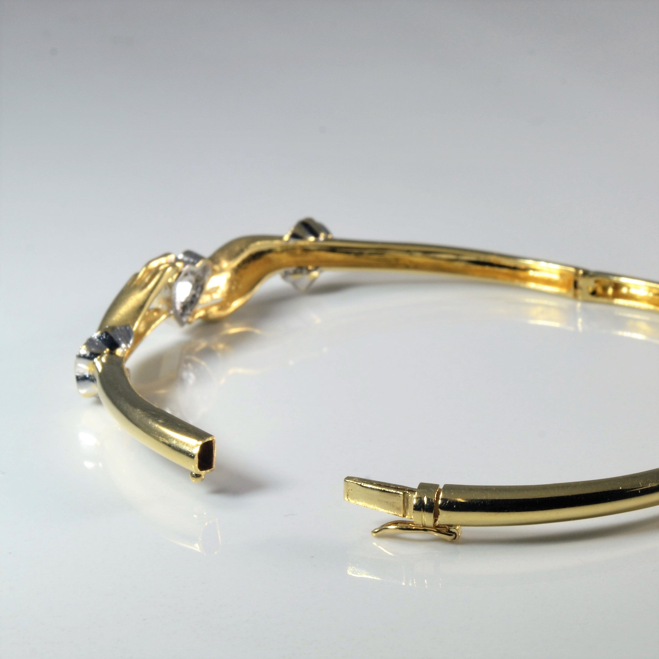 Holding Heart Diamond Bangle | 0.30ctw | 7" |