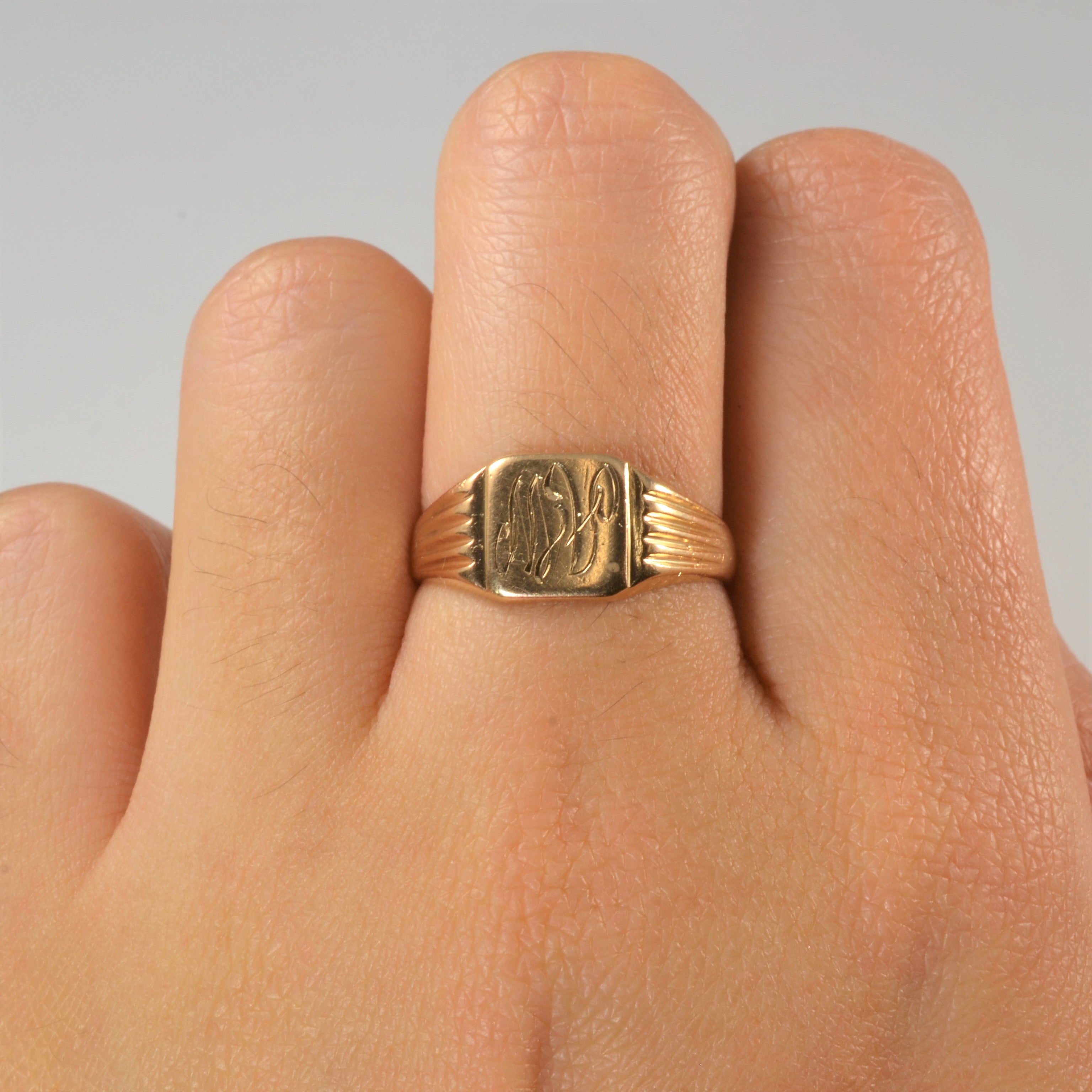 Initial 'AW' Signet Ring | SZ 7 |