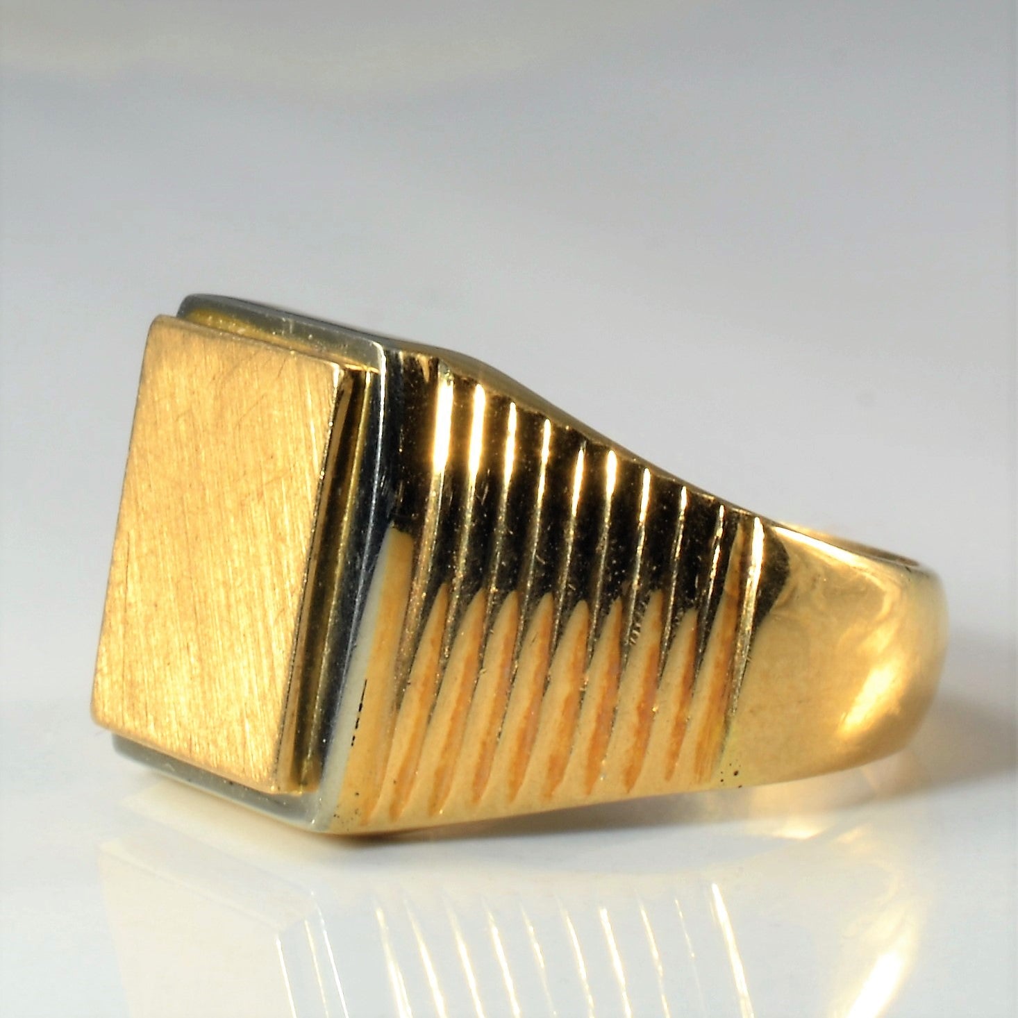 Yellow Gold Signet Ring | SZ 9.5 |