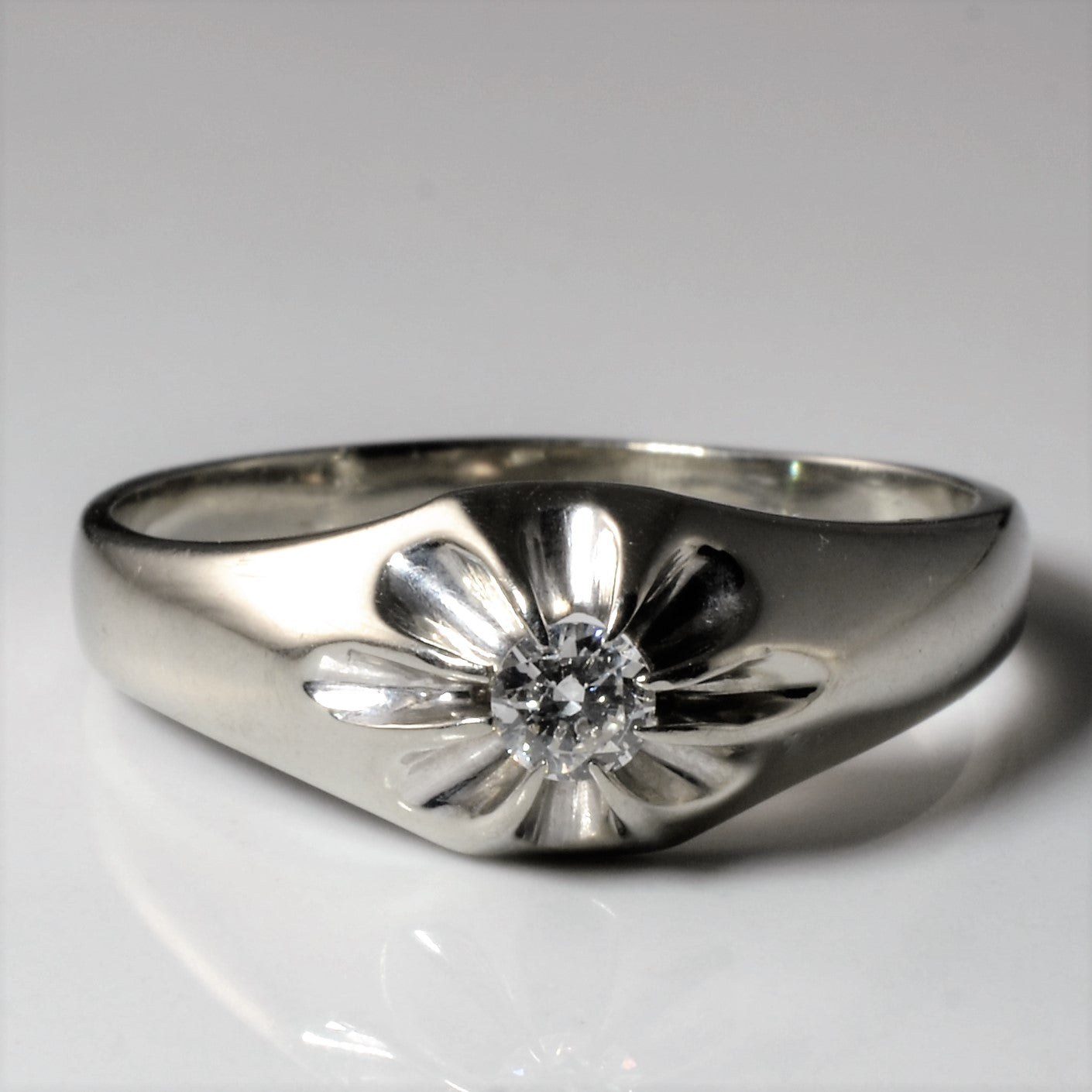 Bague solitaire en or 18 carats sertie Belcher avec diamant | 0,18 ct | Taille 12 |
