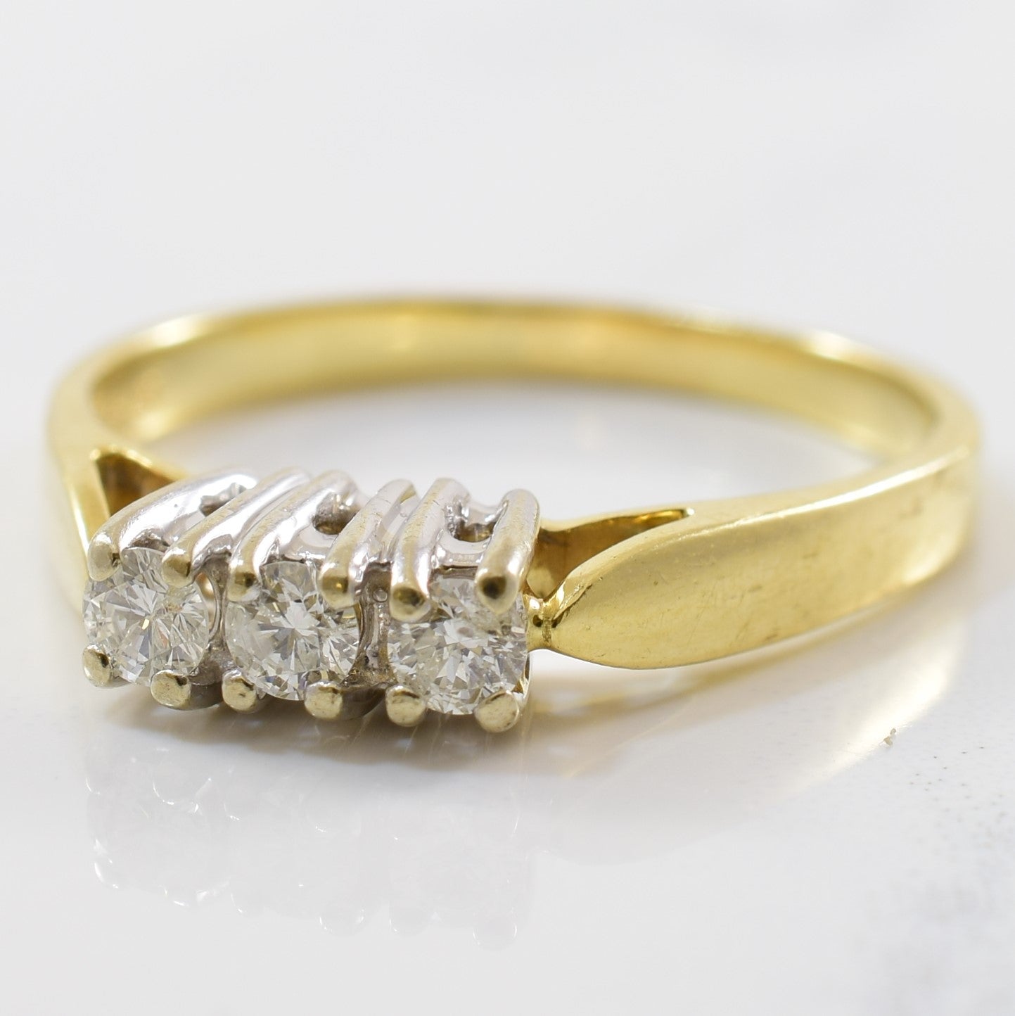 Bague trois diamants | 0,20 ct au total | Taille 7,75 |