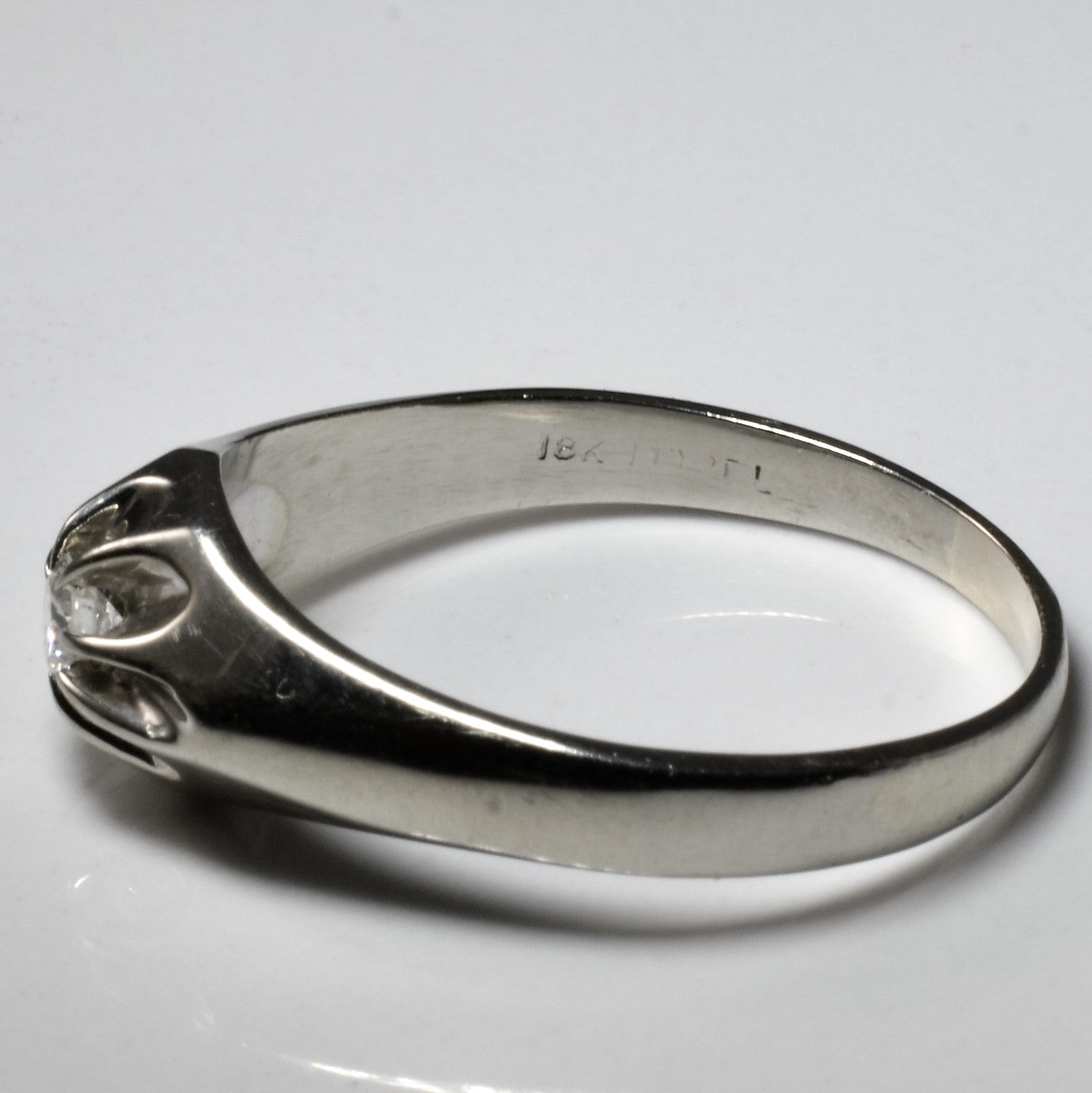 Bague solitaire en or 18 carats sertie Belcher avec diamant | 0,18 ct | Taille 12 |