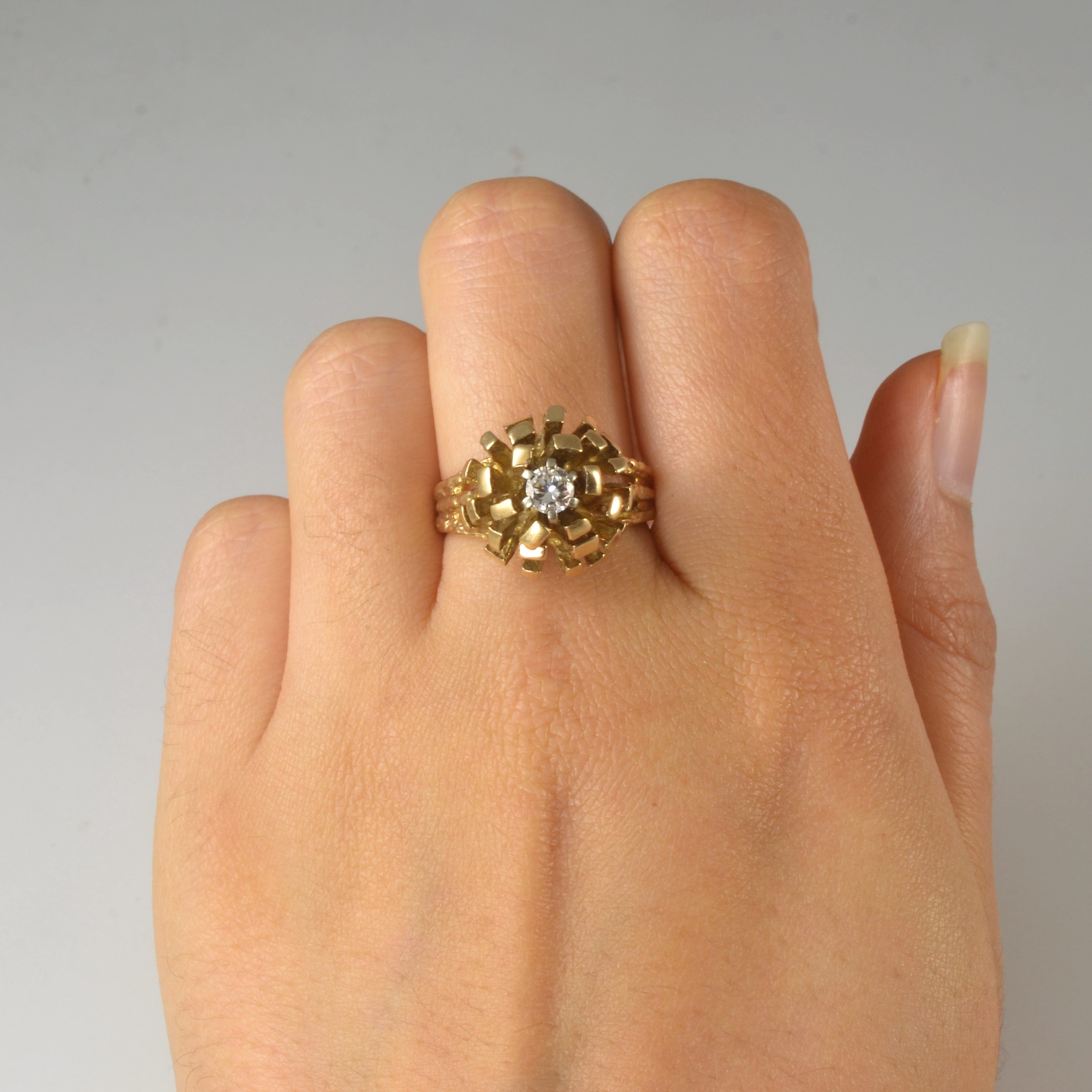 Split Shank Solitaire Diamond Floral Ring | 0.24ct | SZ 7.5 |