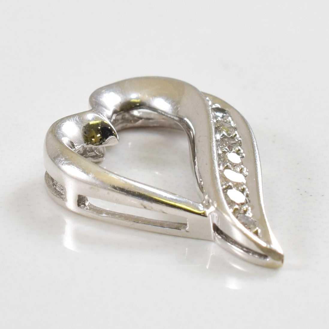 Diamond Heart Pendant | 0.05ctw |