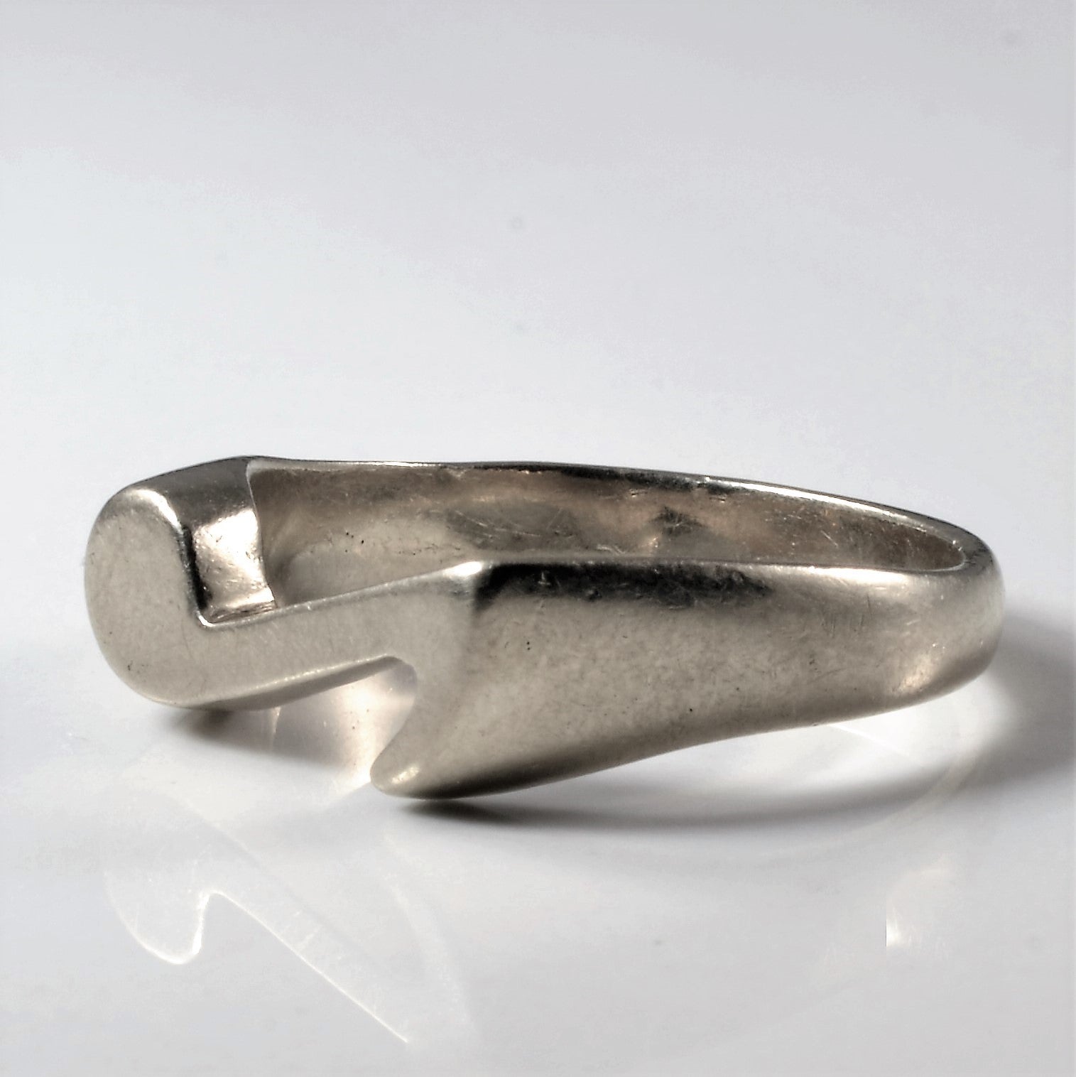 White Gold Quaver Ring | SZ 9 |