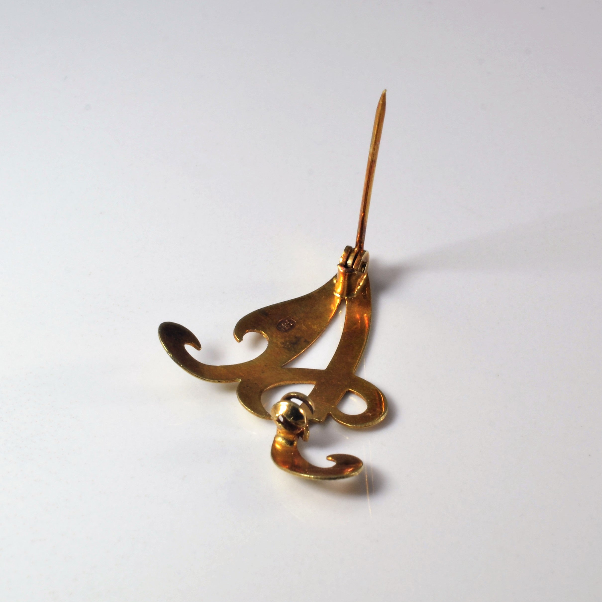Broche initiale « A » |