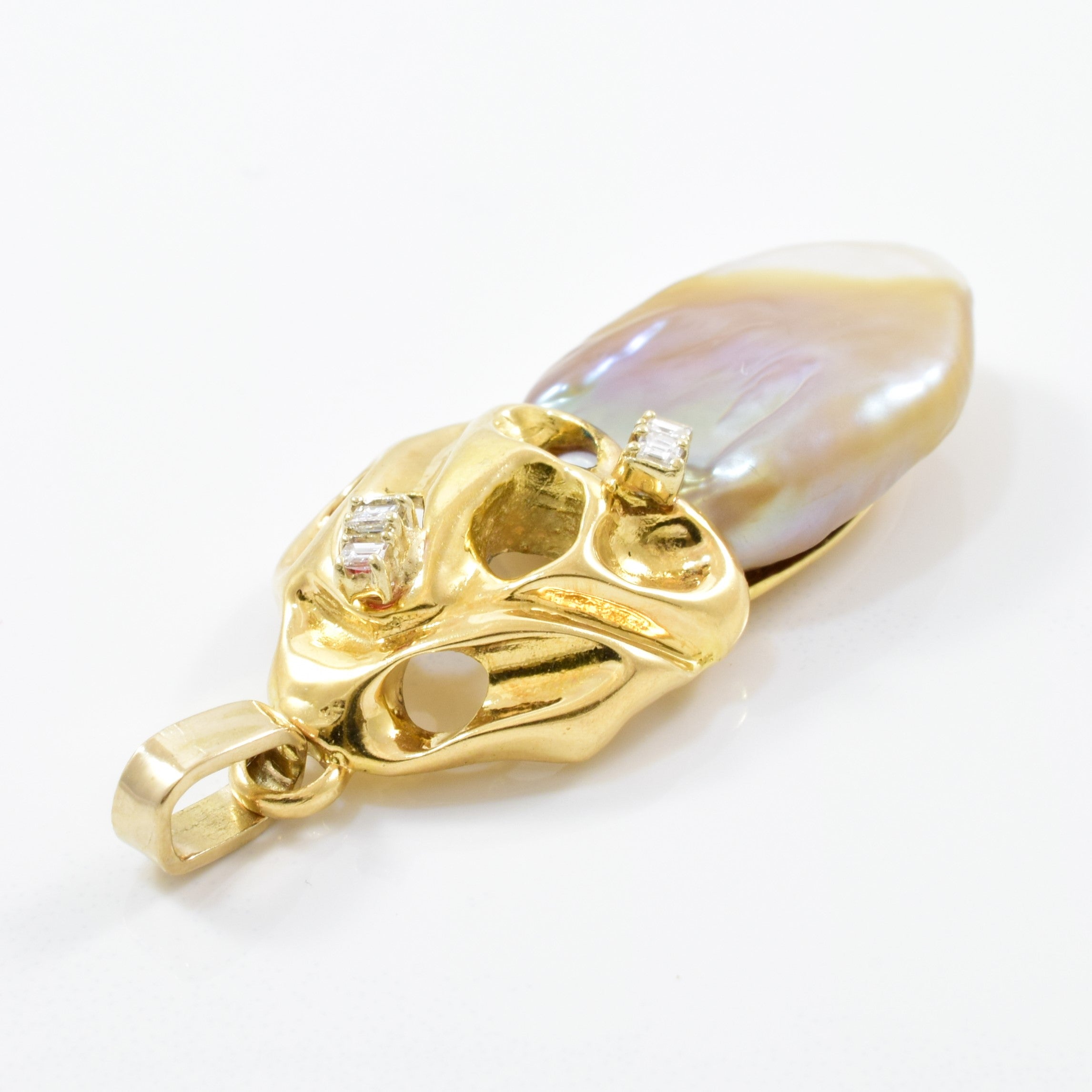 Baroque Pearl & Diamond Pendant | 0.08ctw, 11.00ct |