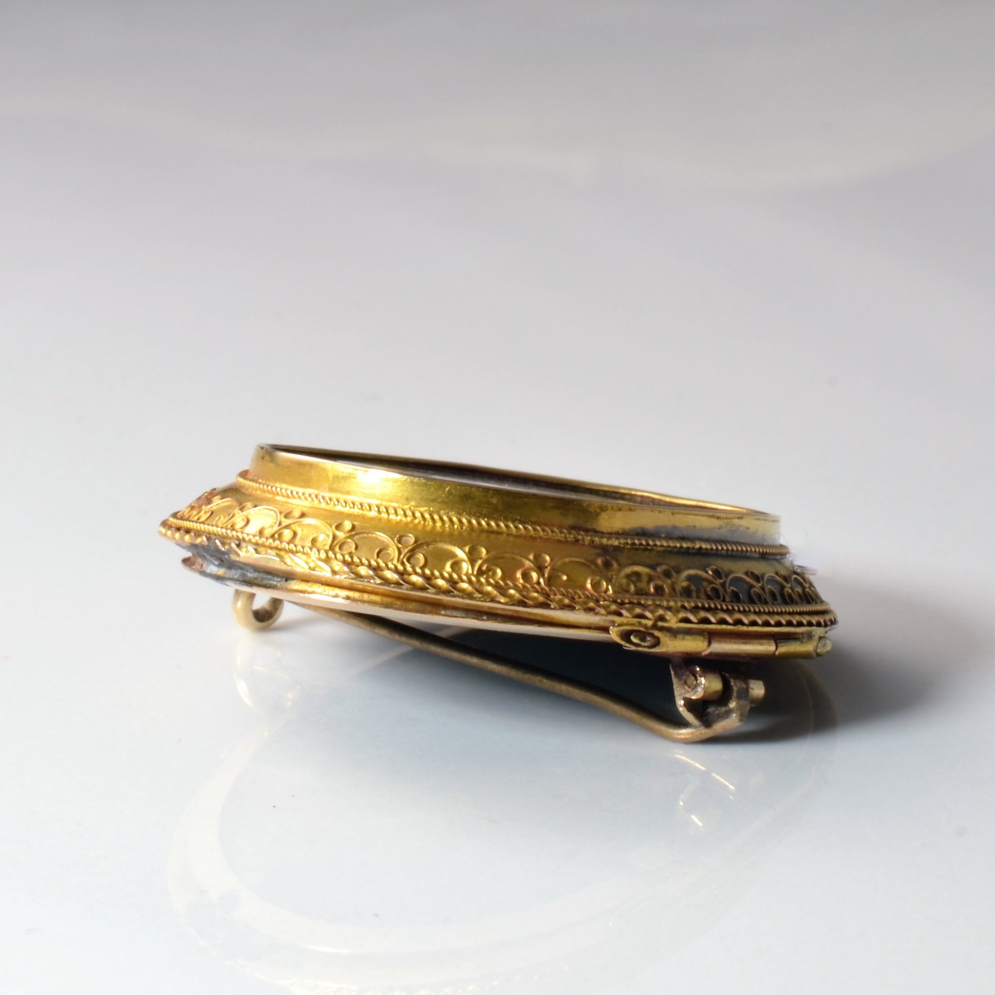 Victorian Mourning Era Brooch |