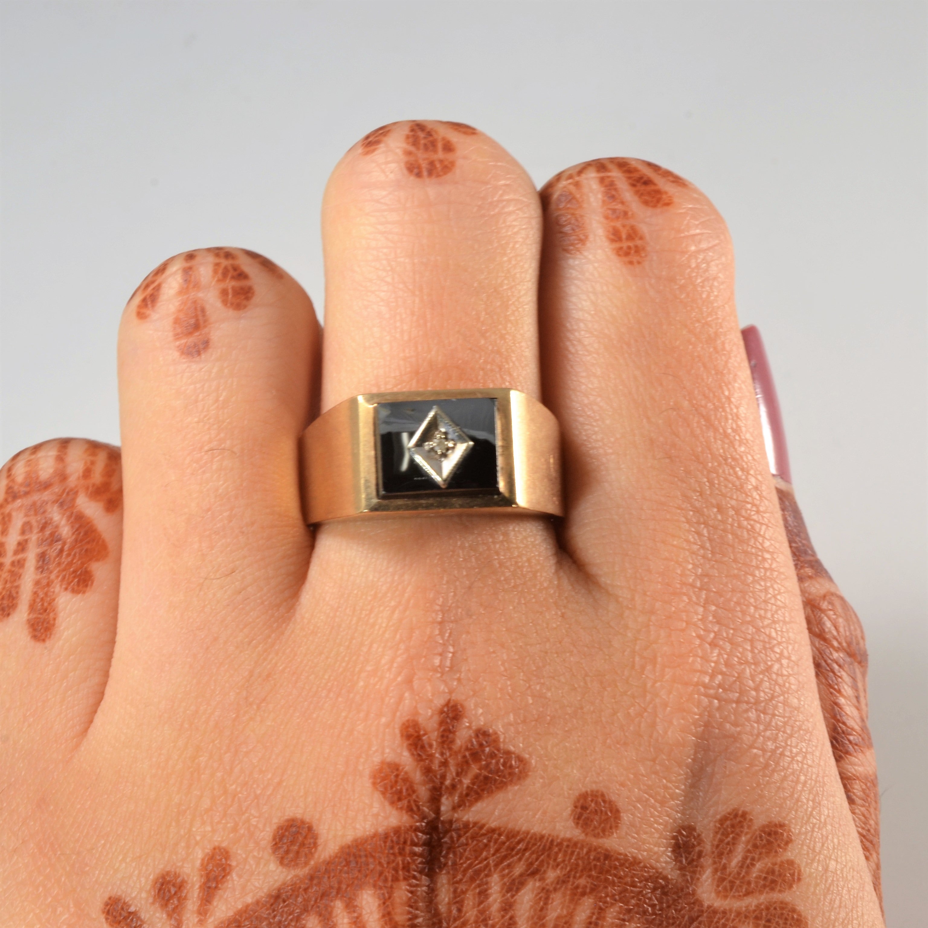Bague en hématite et diamants | 4,00 ct, 0,01 ct | Taille 9,75 |