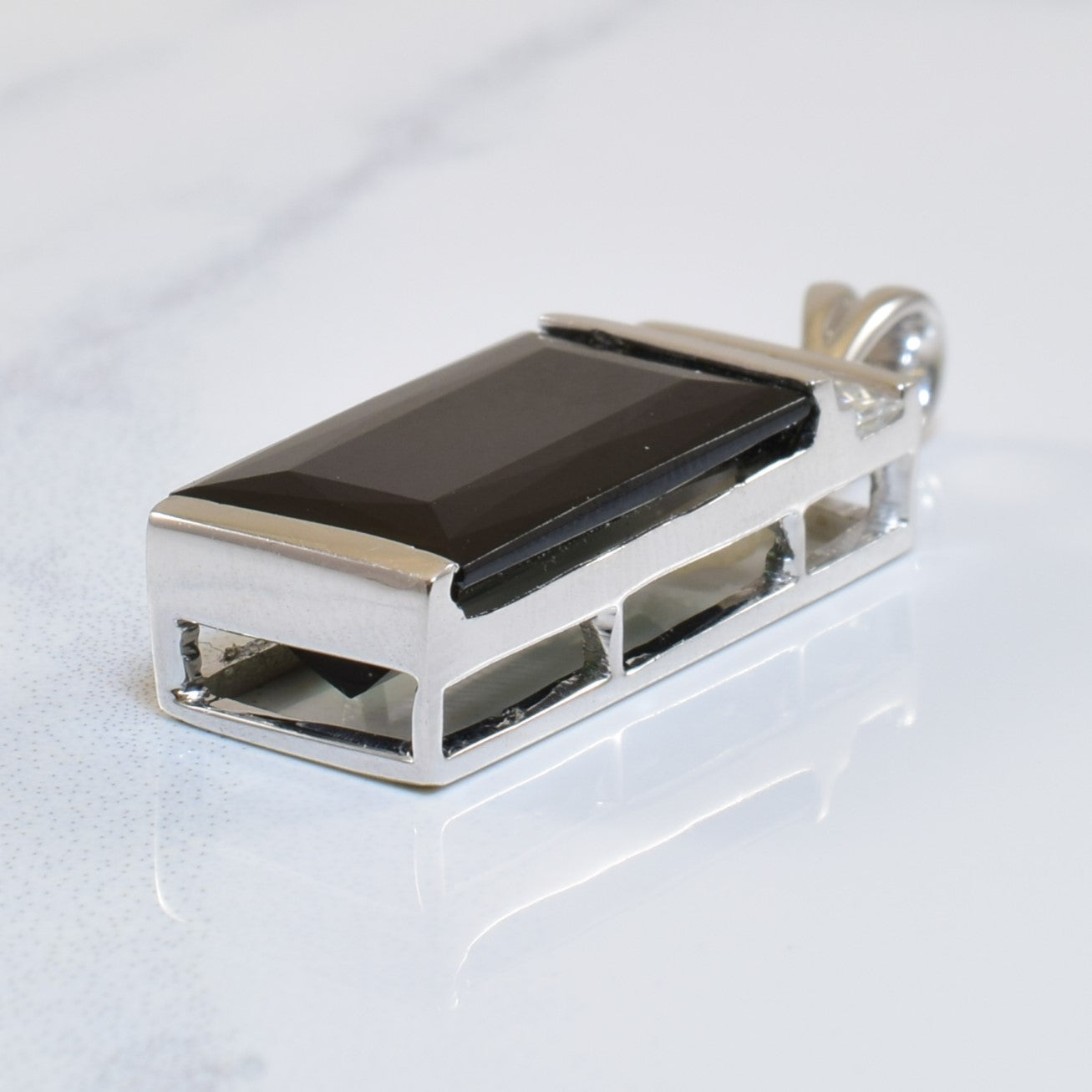 Green Tourmaline & Diamond Pendant | 8.00ct, 0.26ctw |