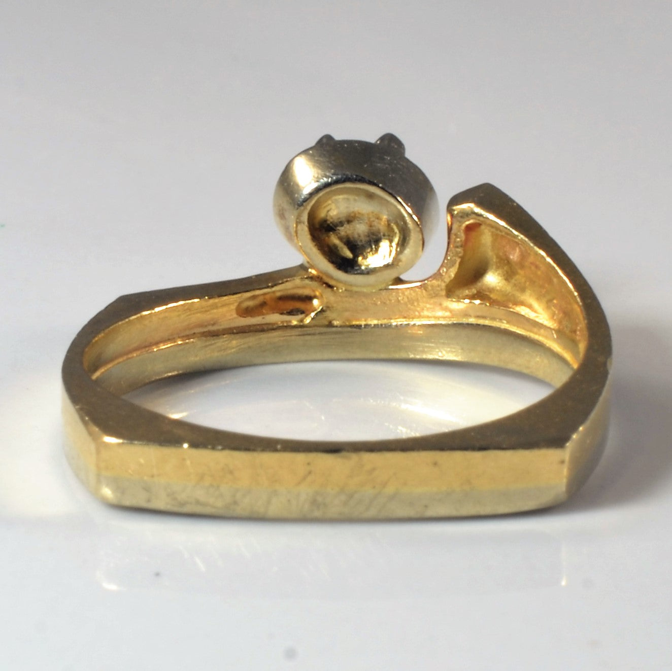 Two Tone Twist Diamond Ring | 0.10ct | SZ 6.75 |