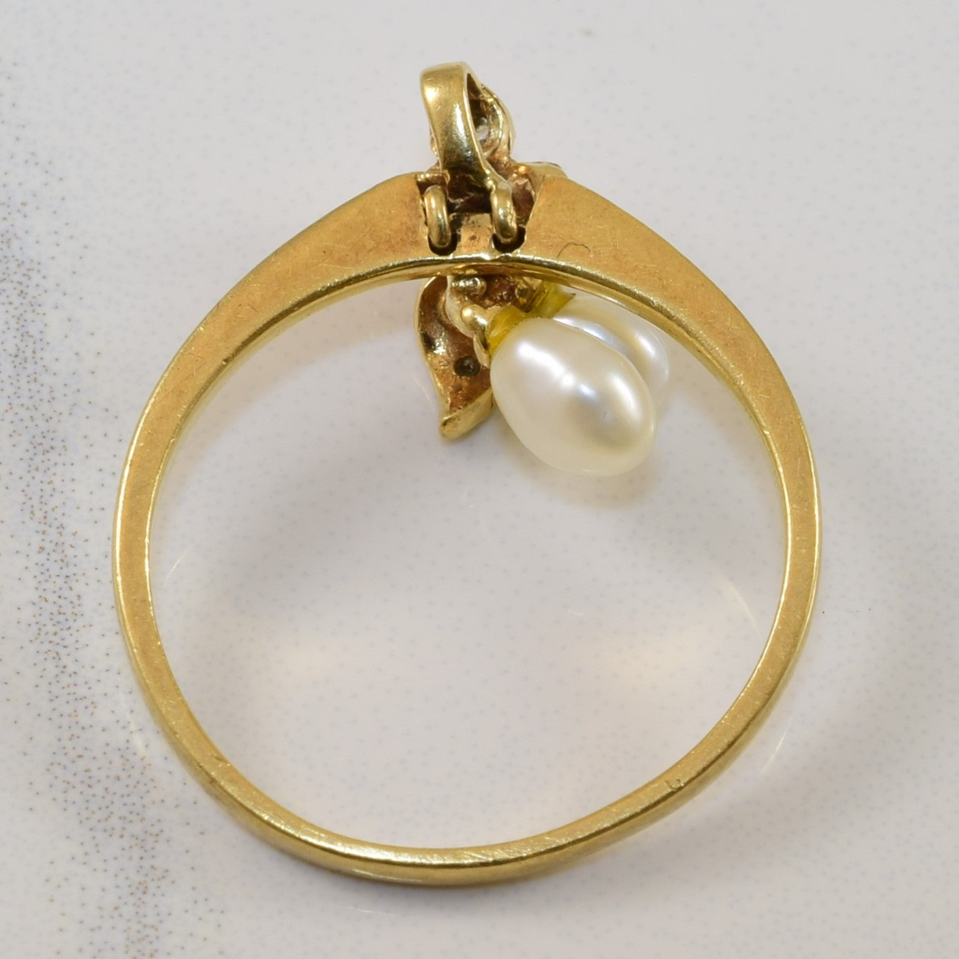 Pearl & Diamond Circle Pendant | 1.00ctw, 0.04ctw | Sz 6.25