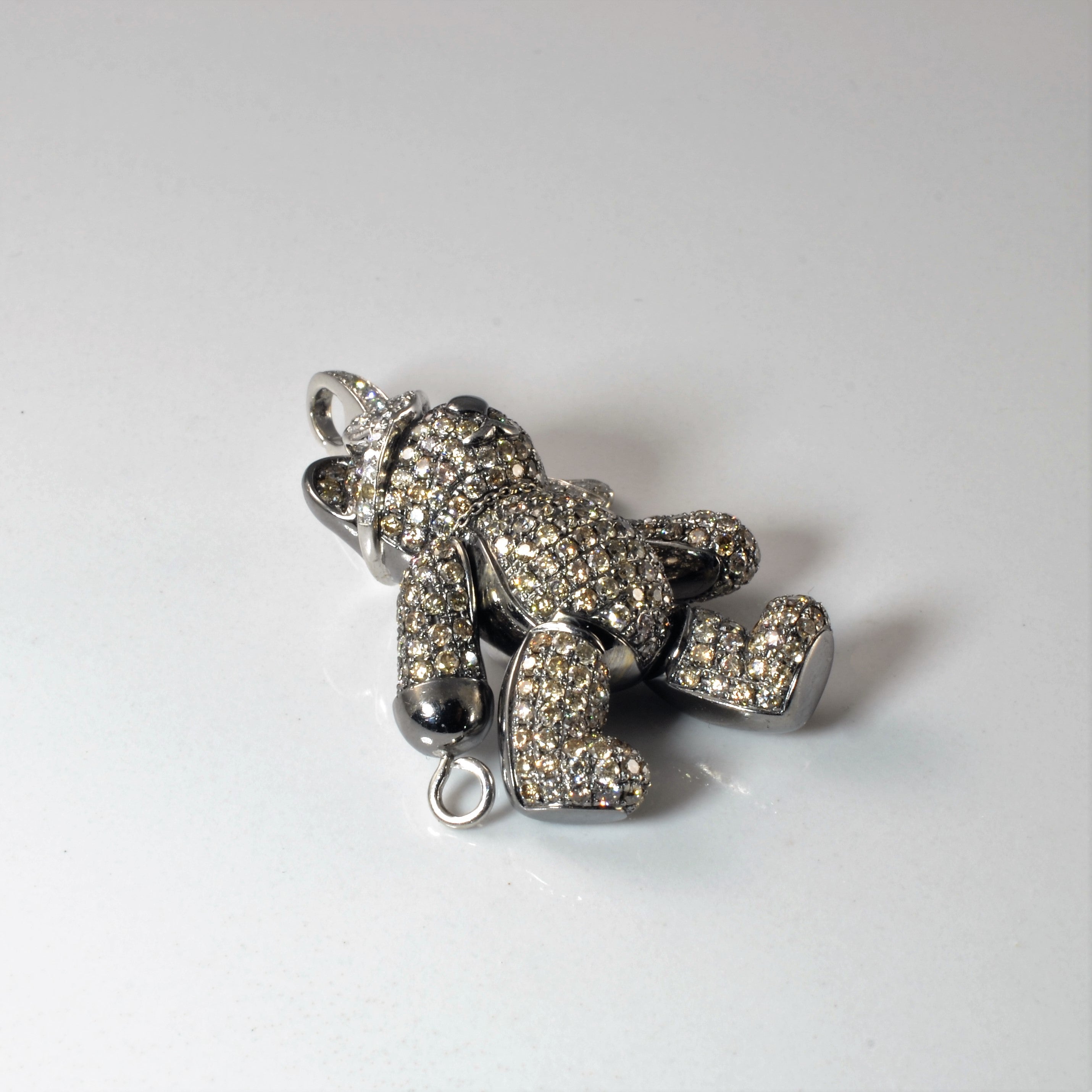Ours Bo Bo pirate édition limitée « Qeelin » | 3,38 ct |