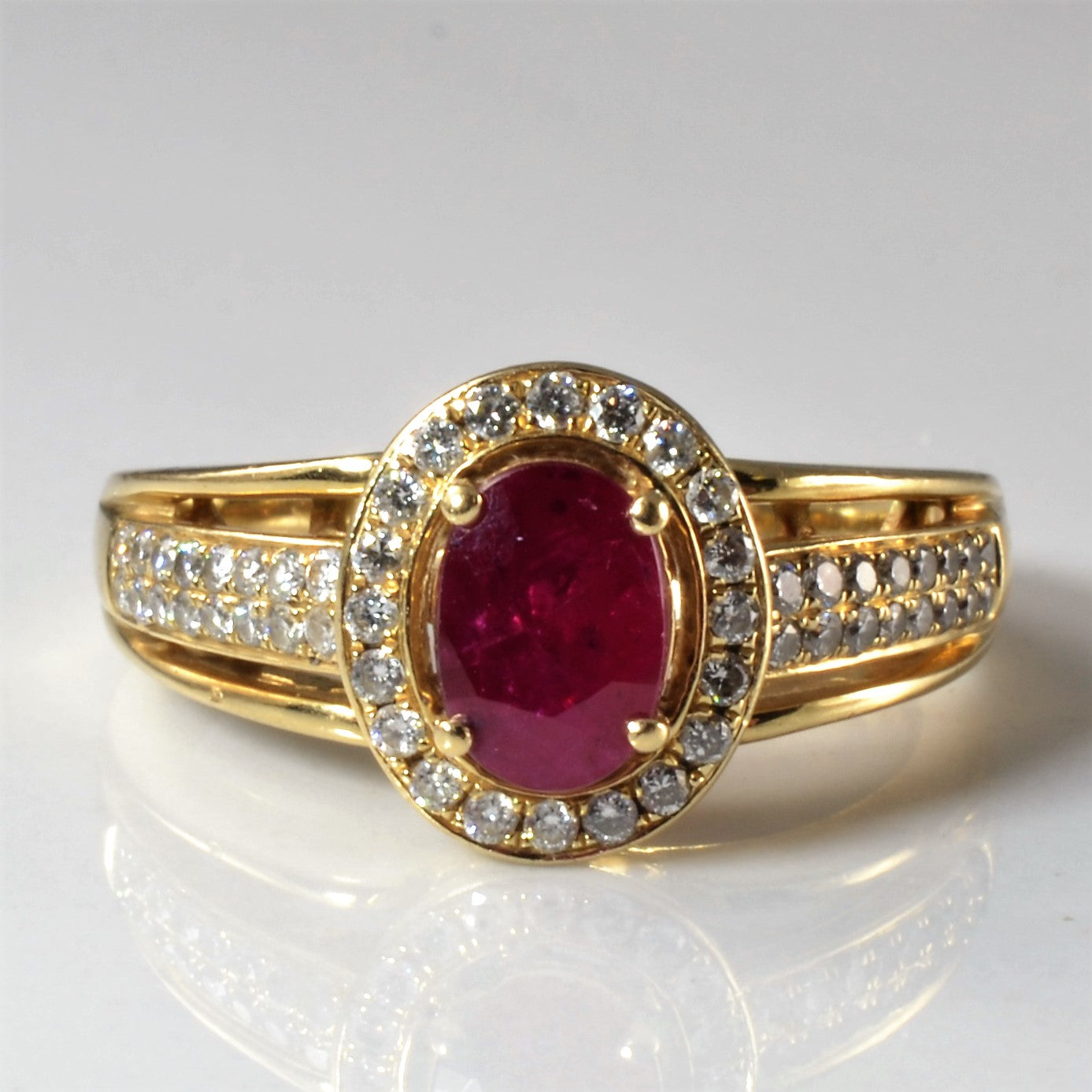 Bague de fiançailles rubis et diamants | 0,30 ct au total, 0,70 ct | Taille 6,5 |