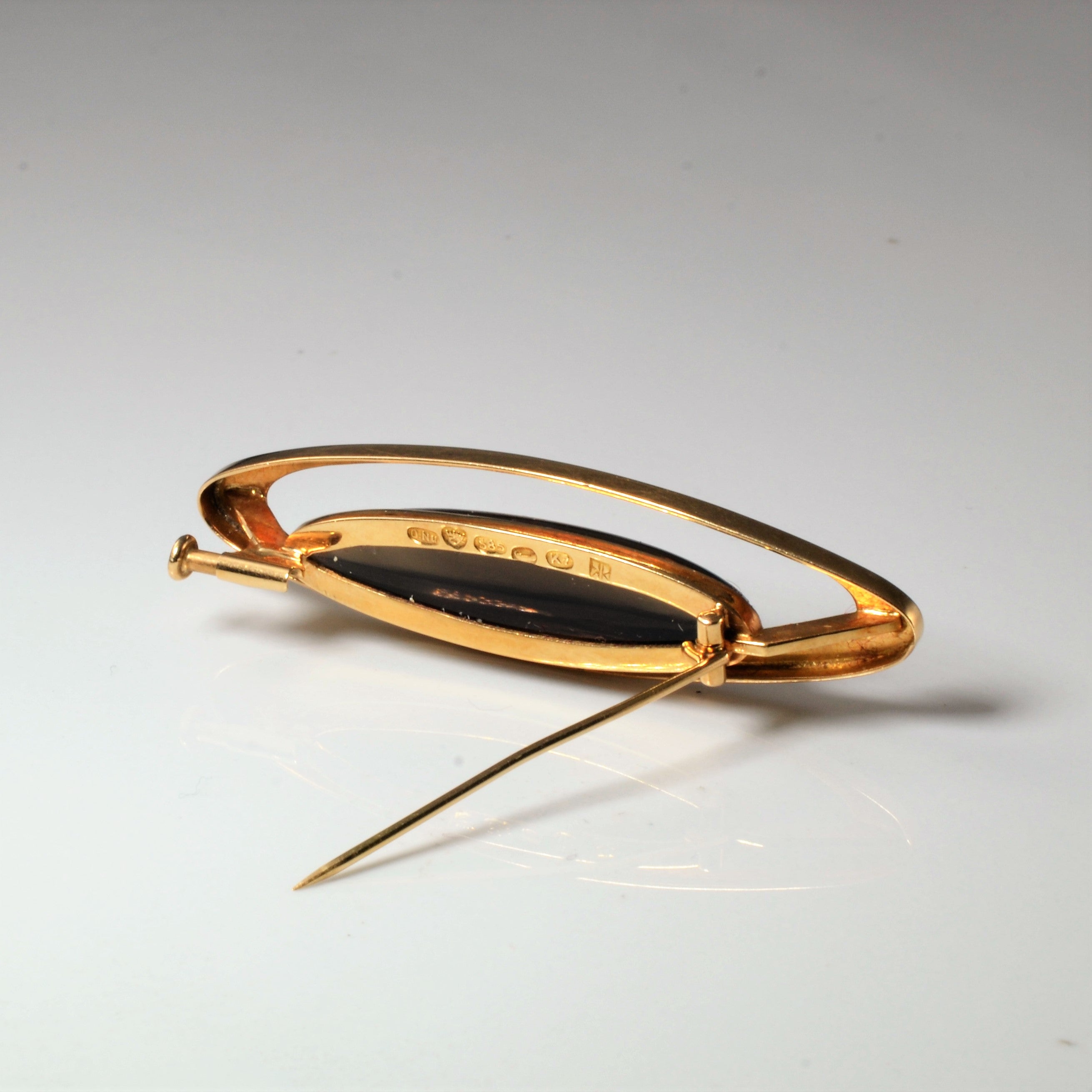 1960s Cabochon Quartz Gold Brooch | 10.00ct |