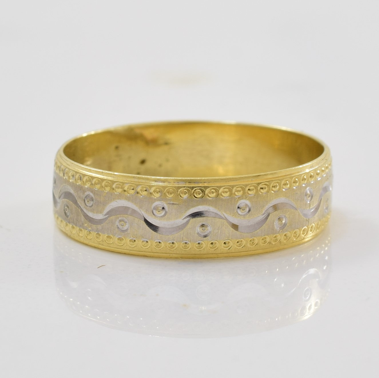 Two Tone Carved Wave Ring | SZ 7 |