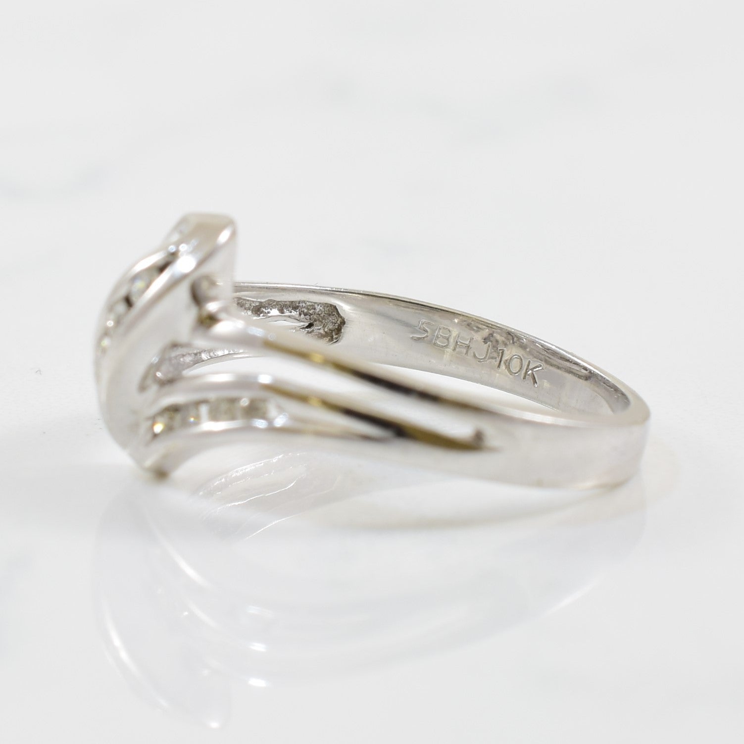 Bague nœud de contournement en diamant | 0,15 ct | Taille 6,5 |