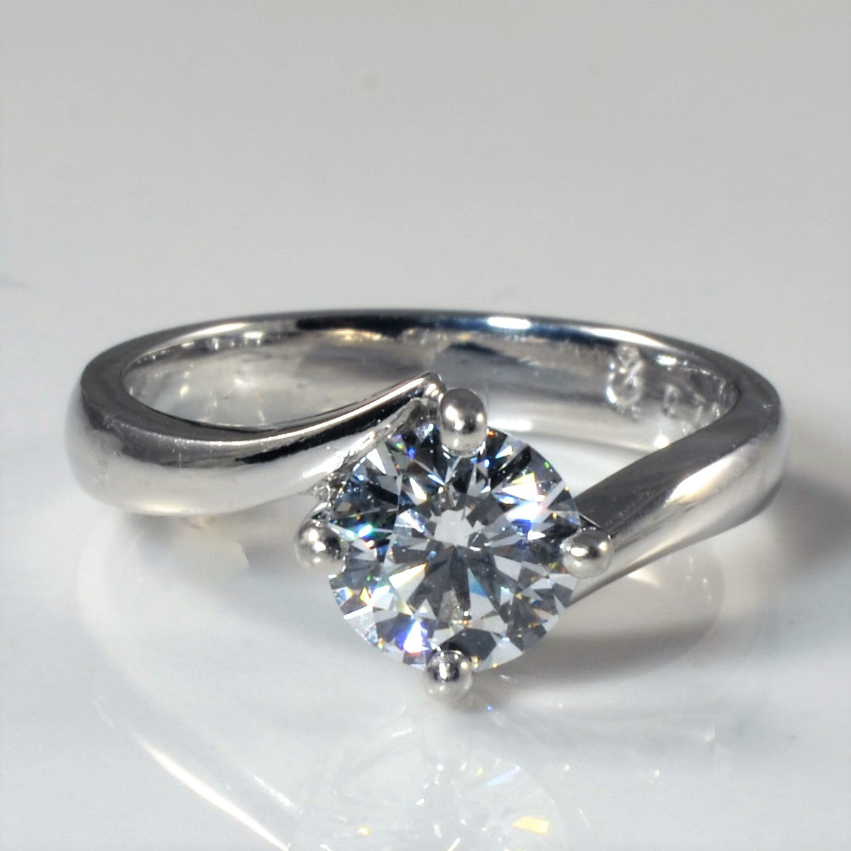 Bague de fiançailles solitaire diamant avec contournement | 0,70 ct | Taille 3,5 |