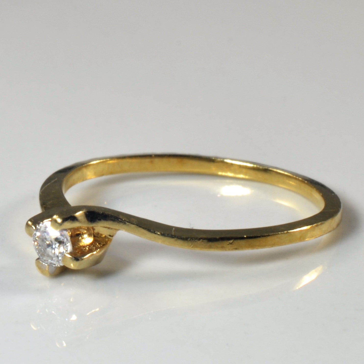 Solitaire Diamond Twist Ring | 0.09ct | SZ 6.25 |