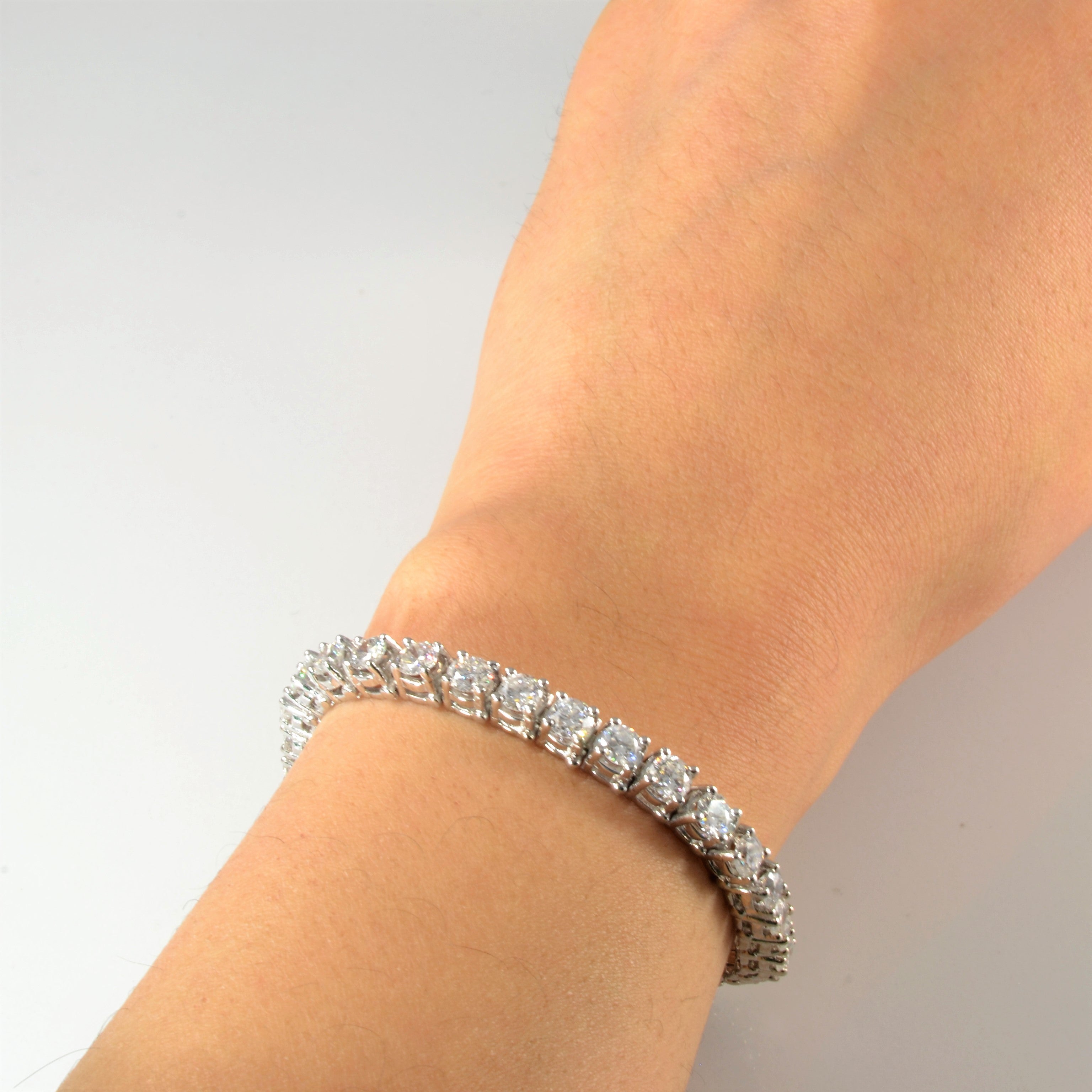 Bracelet de tennis en diamants ronds brillants | 9,12 ct | 17,8 cm |