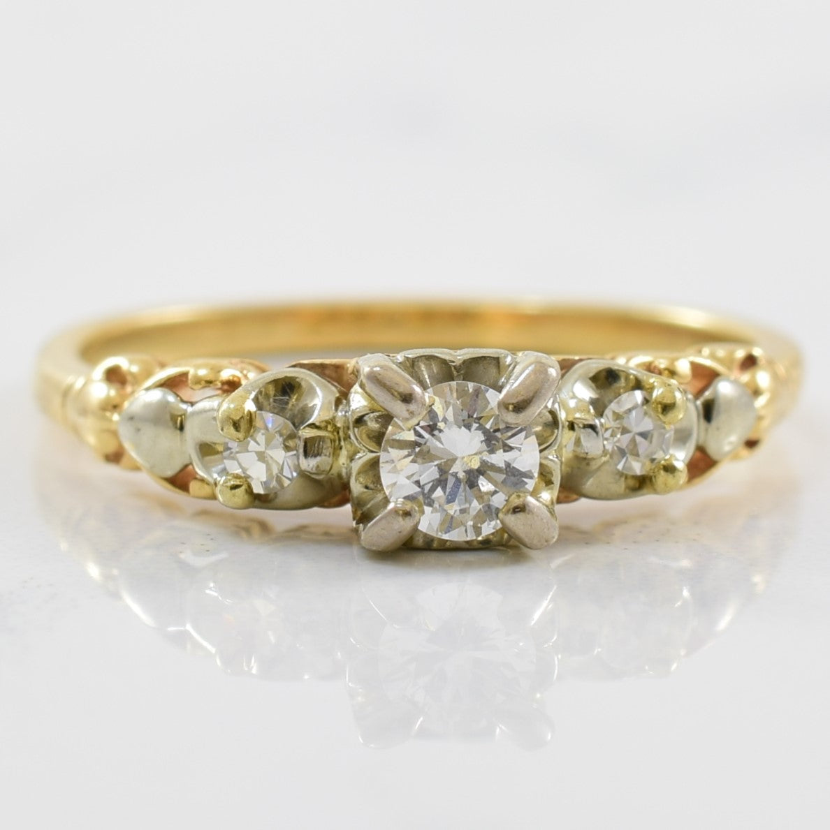 Retro Illusion Set Three Stone Diamond Ring | 0.20ctw | SZ 6 |
