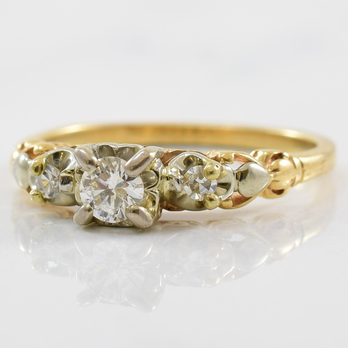 Retro Illusion Set Three Stone Diamond Ring | 0.20ctw | SZ 6 |